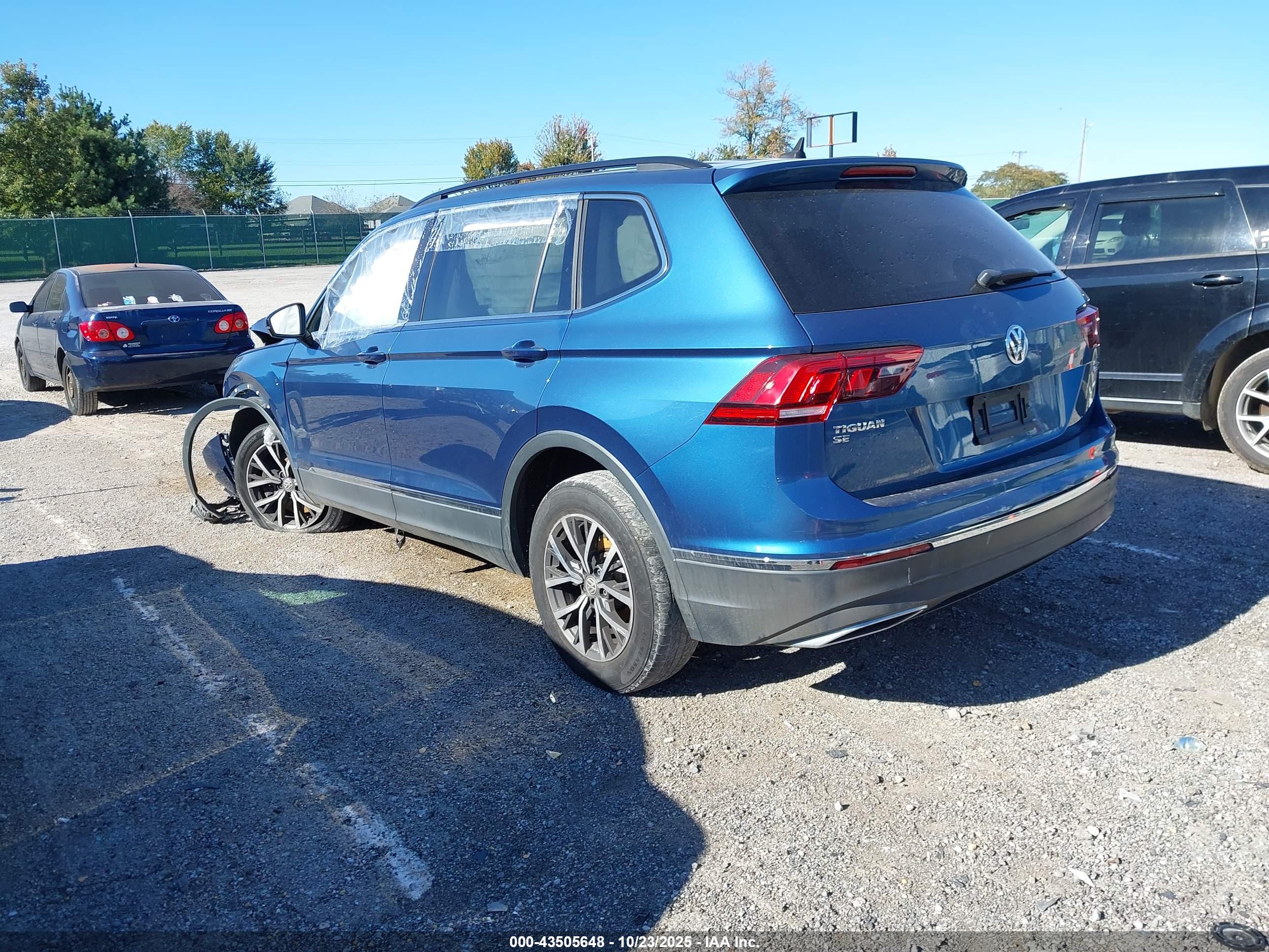 VOLKSWAGEN TIGUAN image 3
