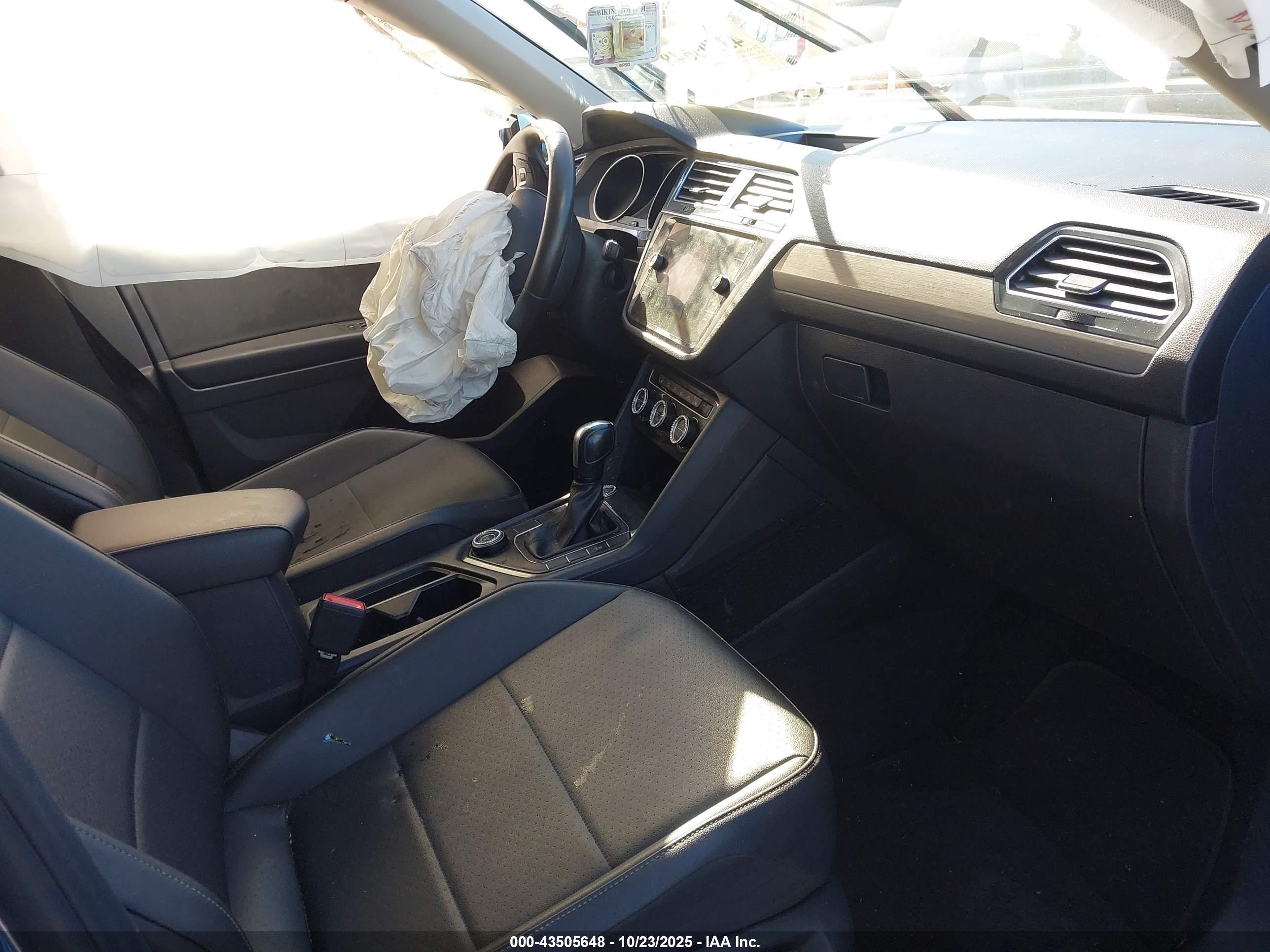 VOLKSWAGEN TIGUAN image 5