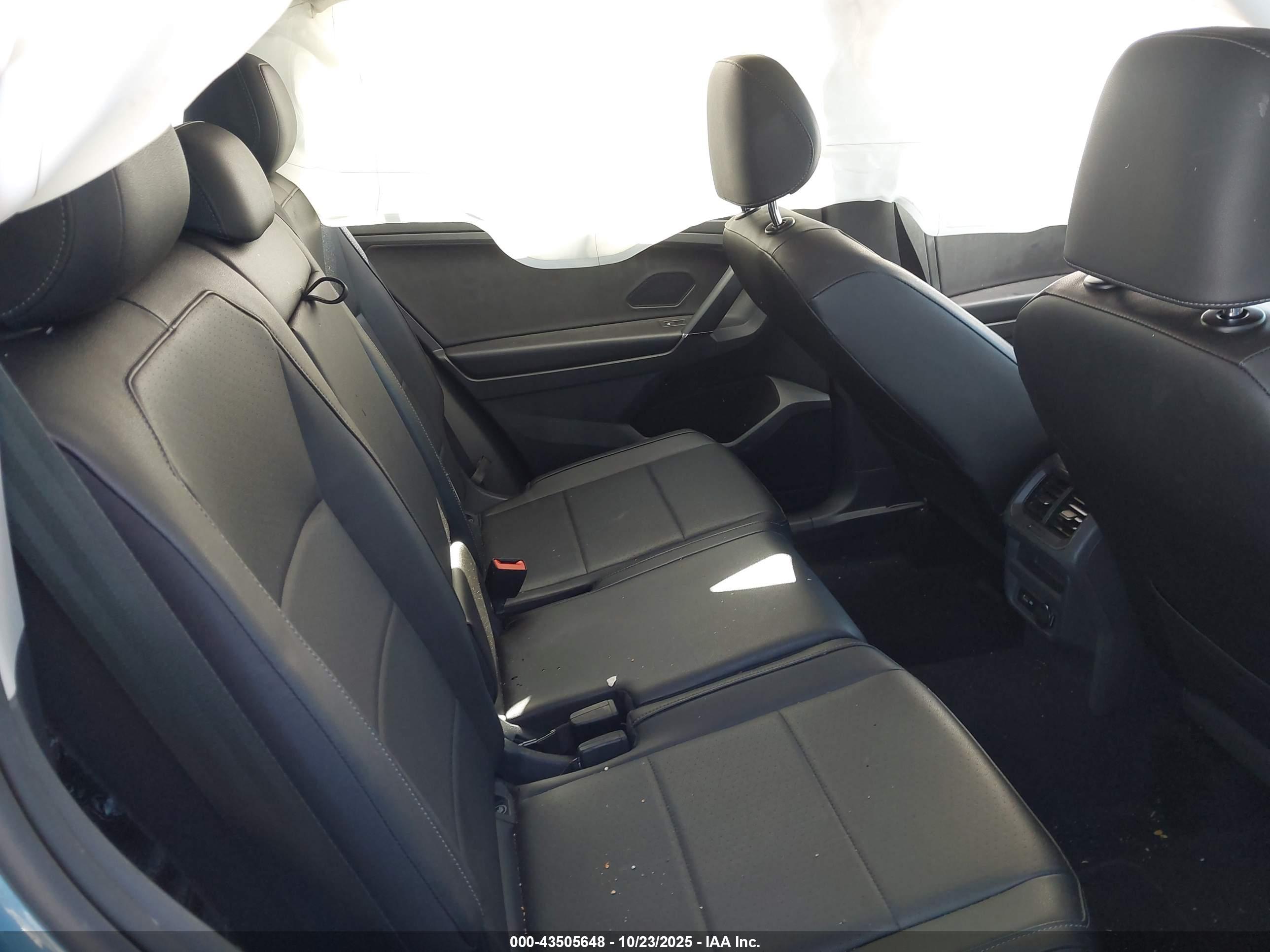 VOLKSWAGEN TIGUAN image 8