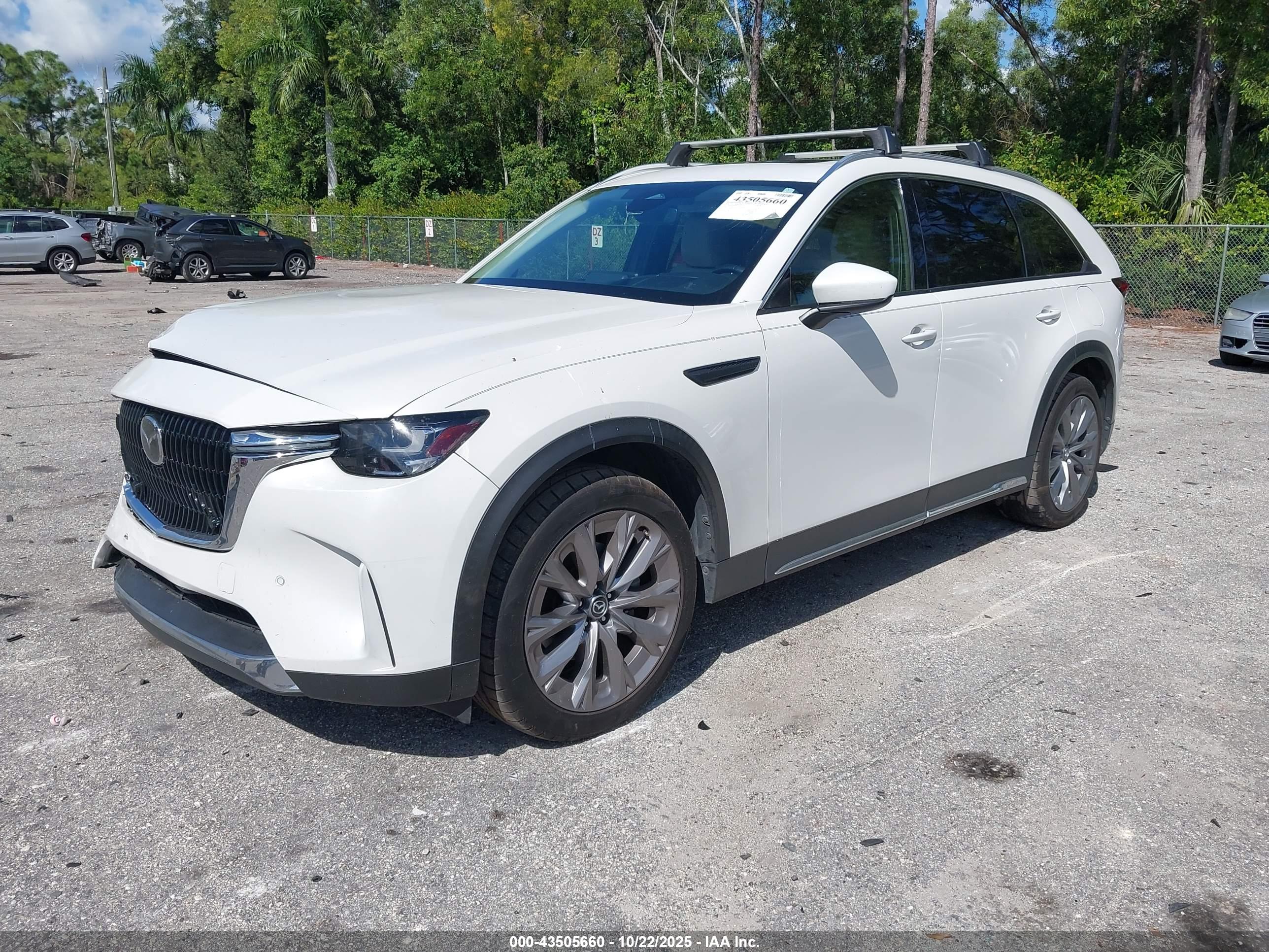 MAZDA CX-90 image 2