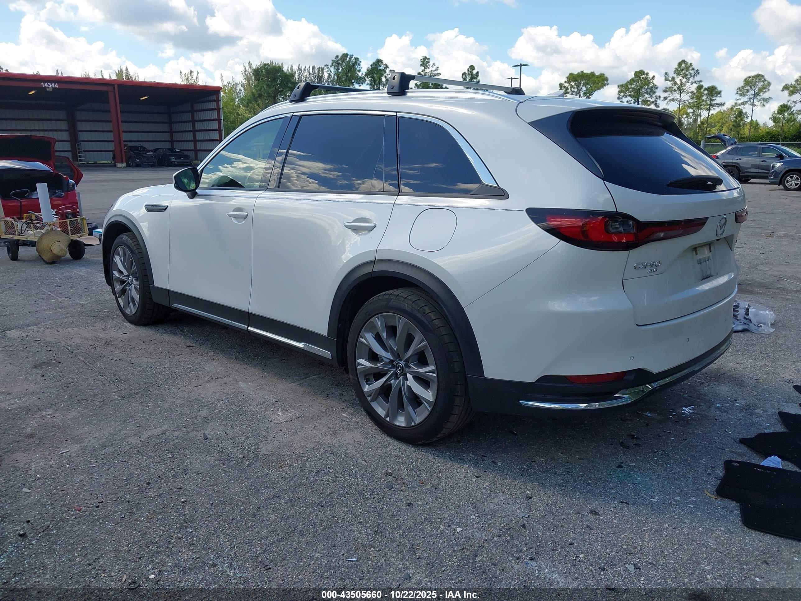 MAZDA CX-90 image 3
