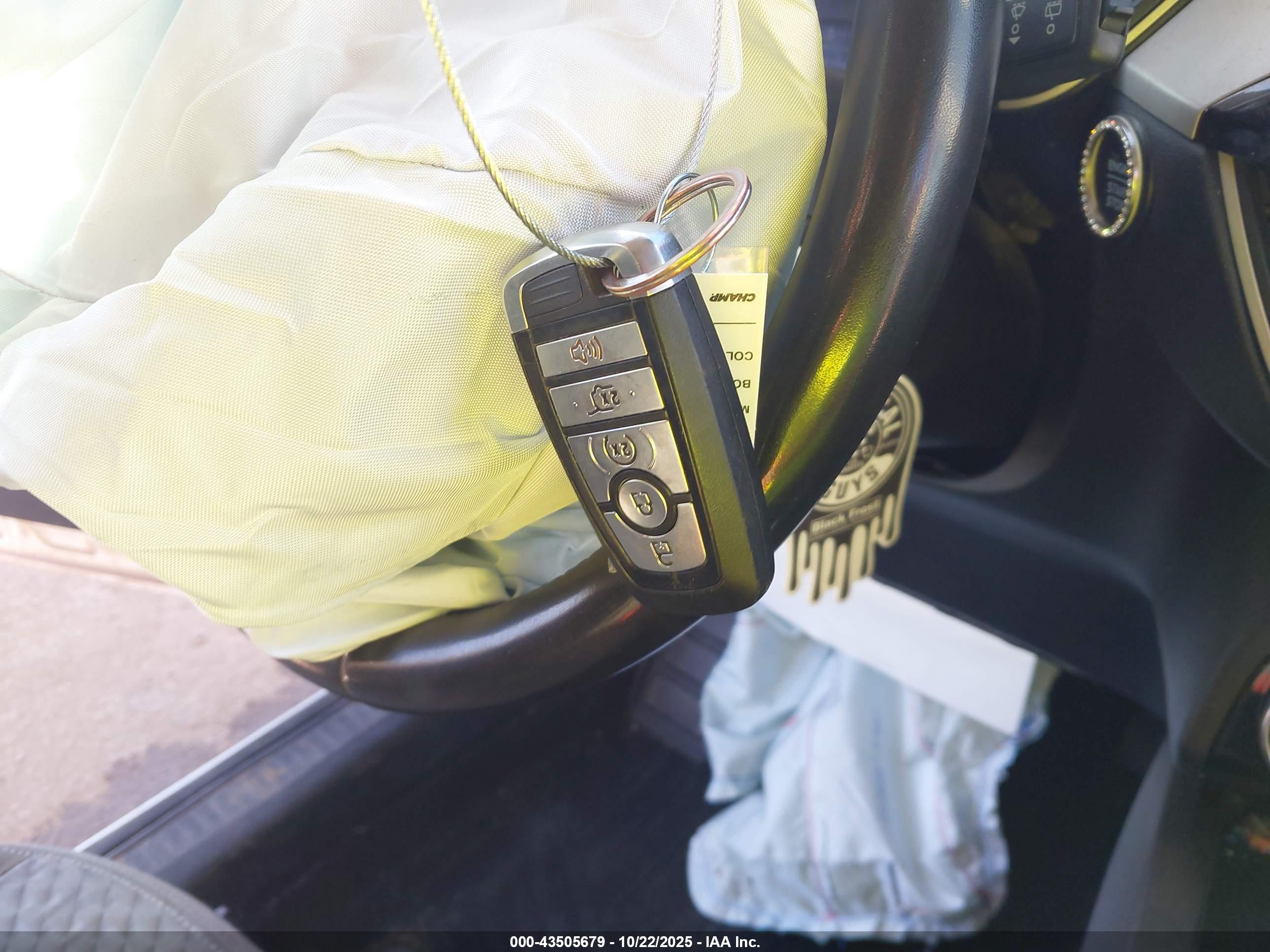 FORD ESCAPE image 11
