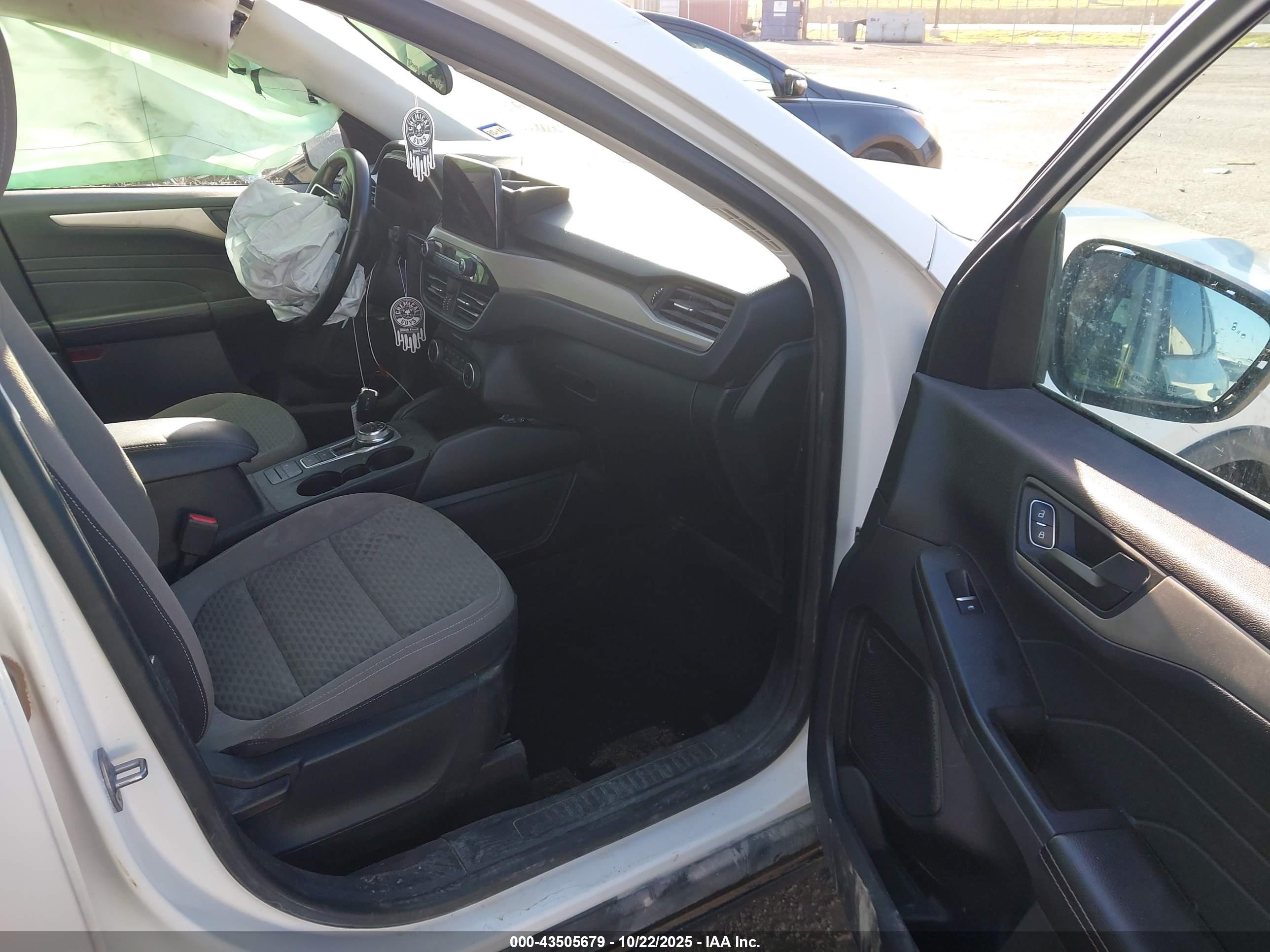 FORD ESCAPE image 5