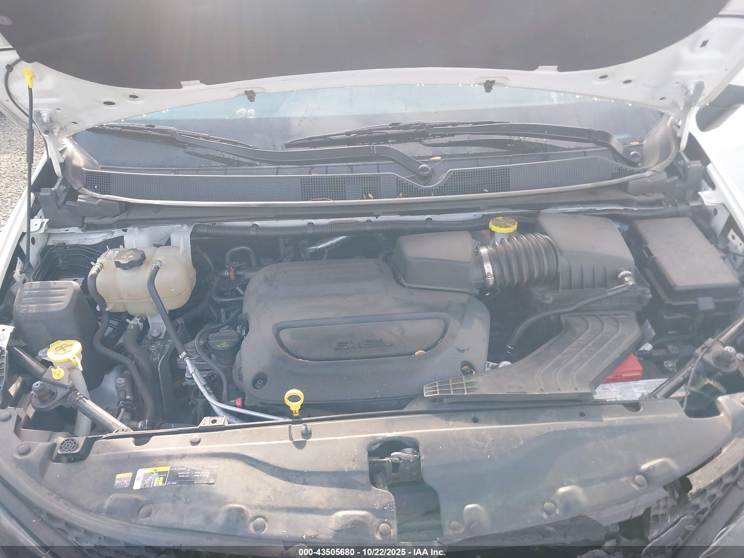 CHRYSLER VOYAGER image 10