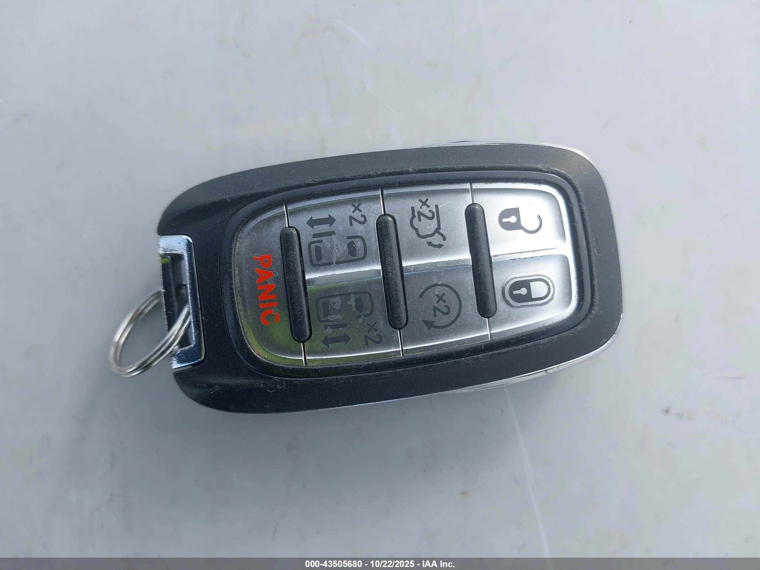 CHRYSLER VOYAGER image 11