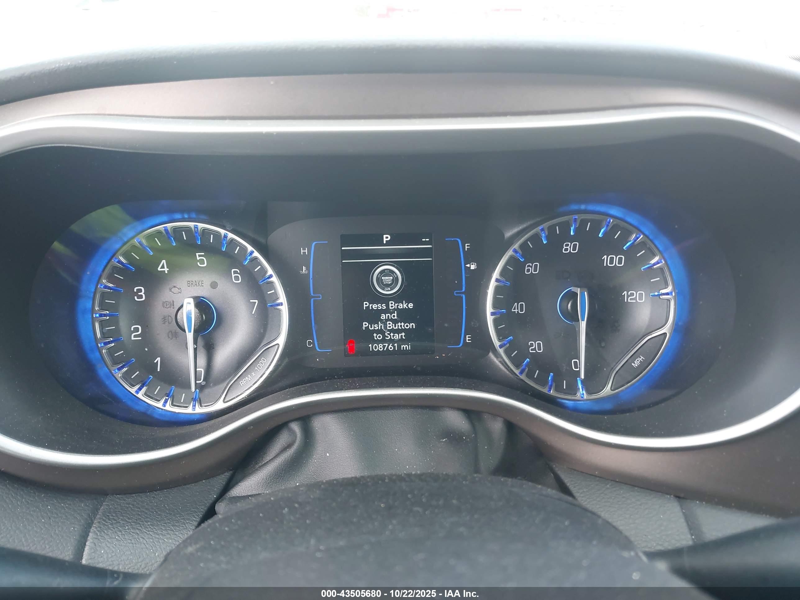 CHRYSLER VOYAGER image 7