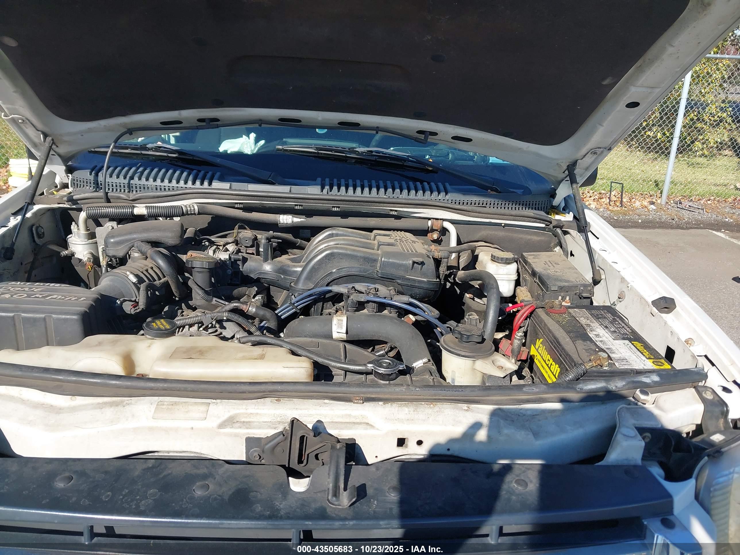 FORD EXPLORER image 10