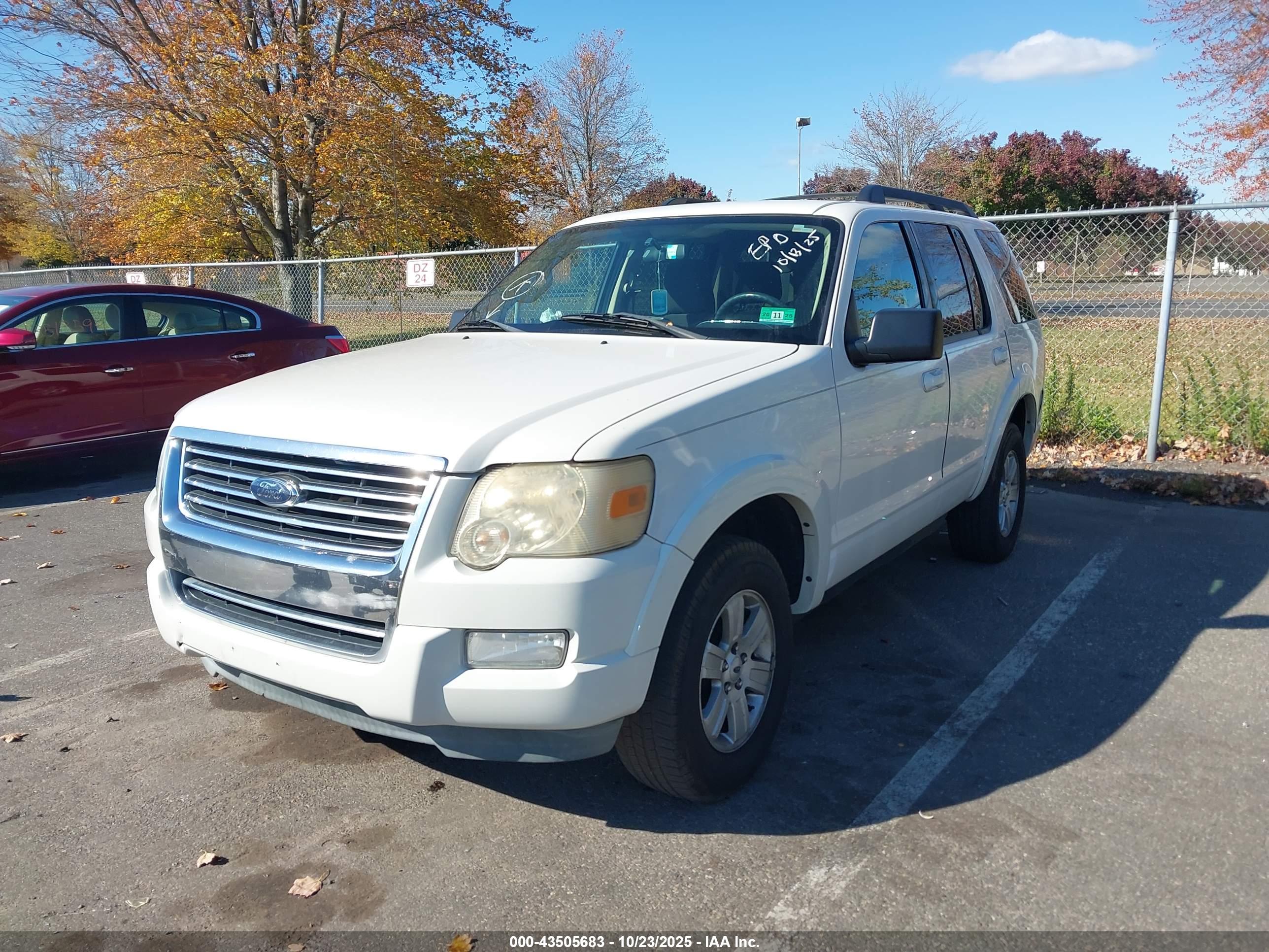 FORD EXPLORER image 2