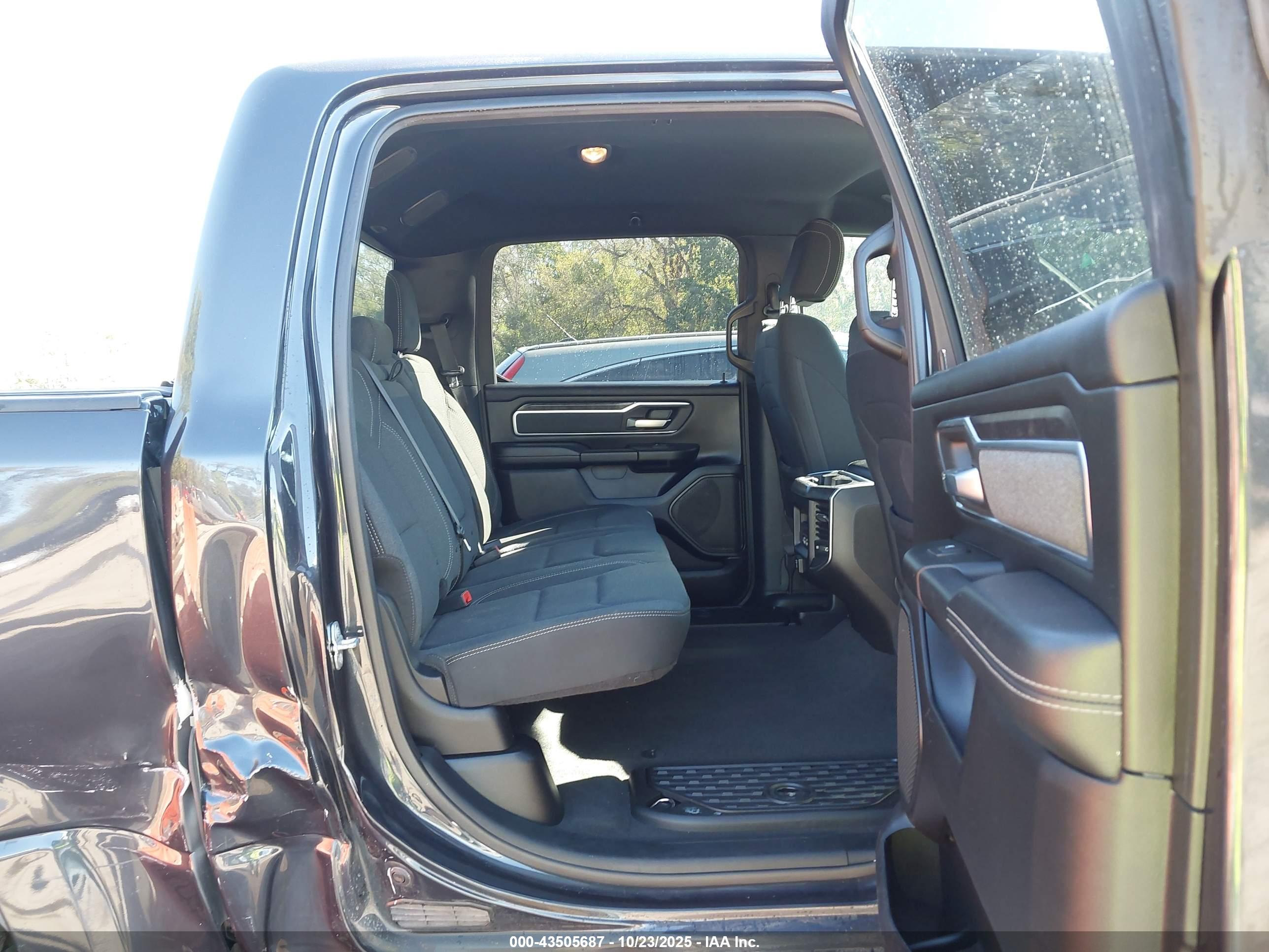 RAM 1500 image 8