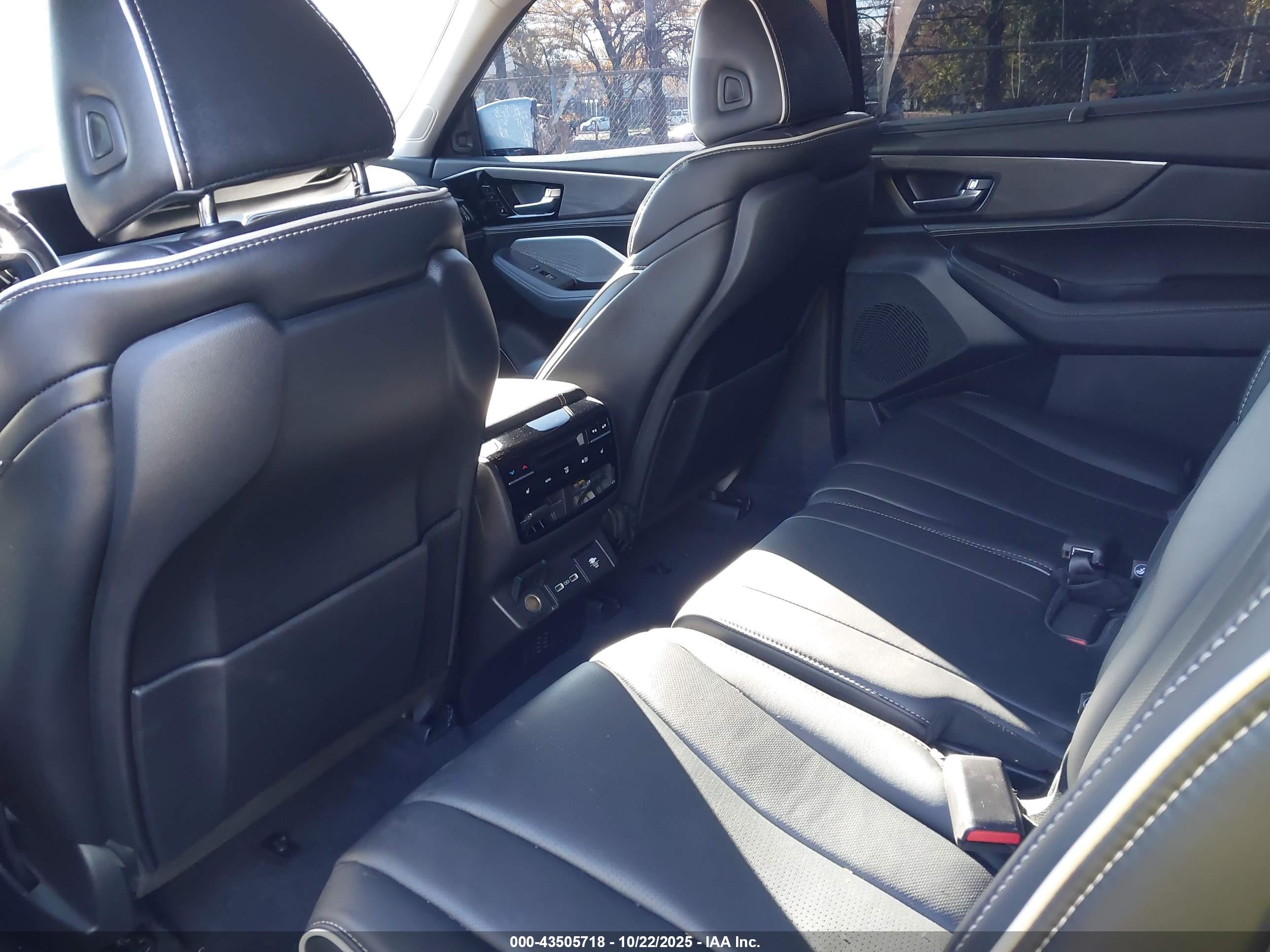 ACURA MDX image 8