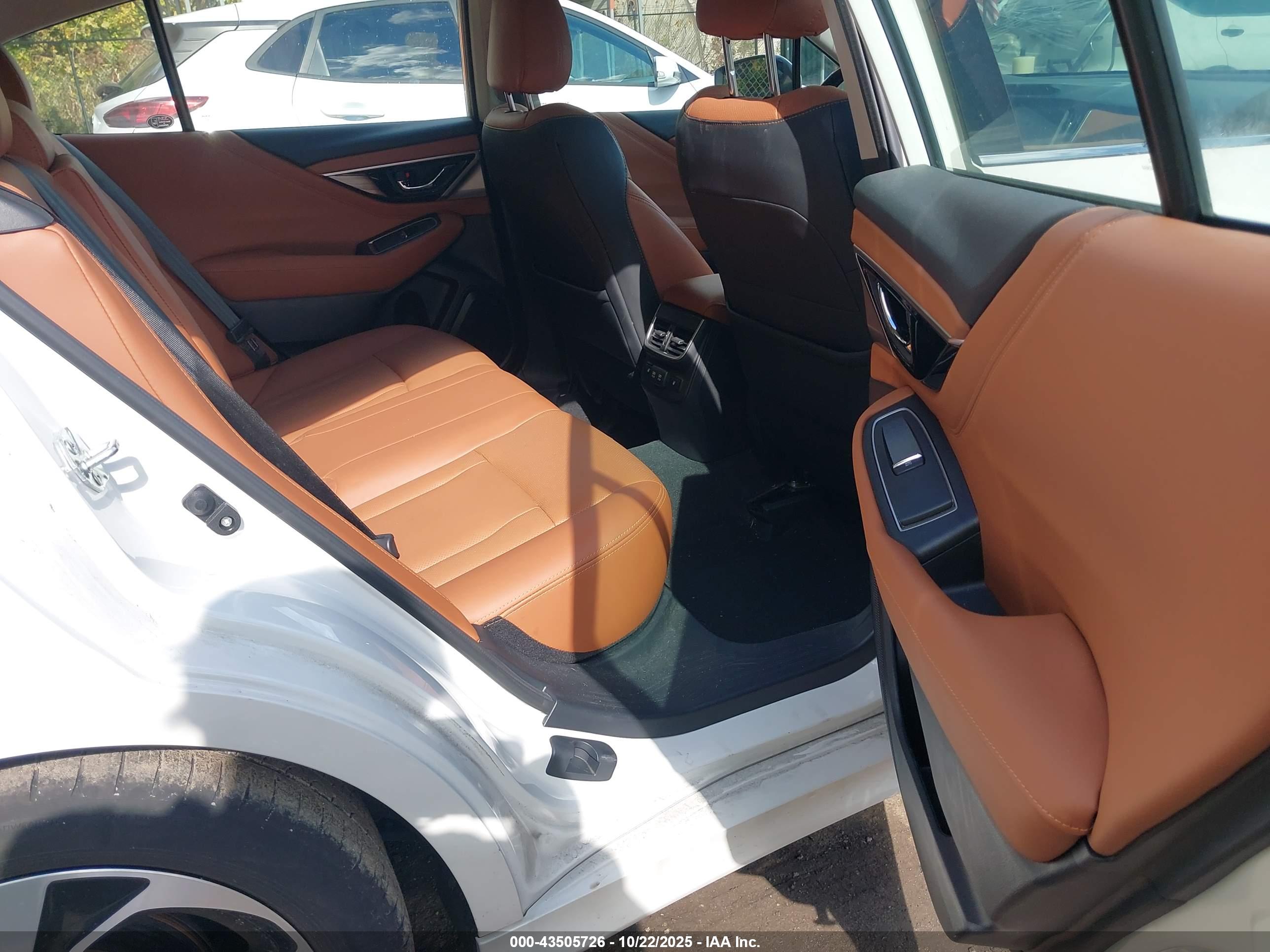 SUBARU LEGACY image 8