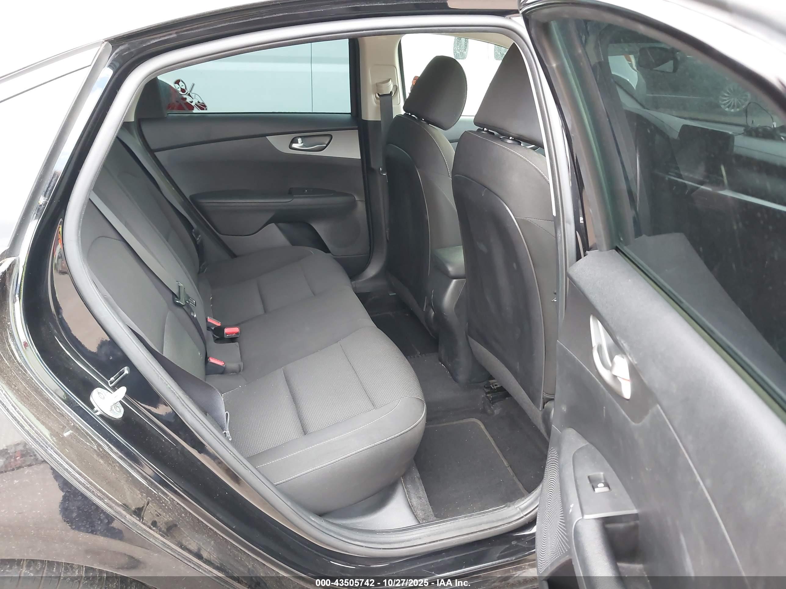 KIA FORTE image 8