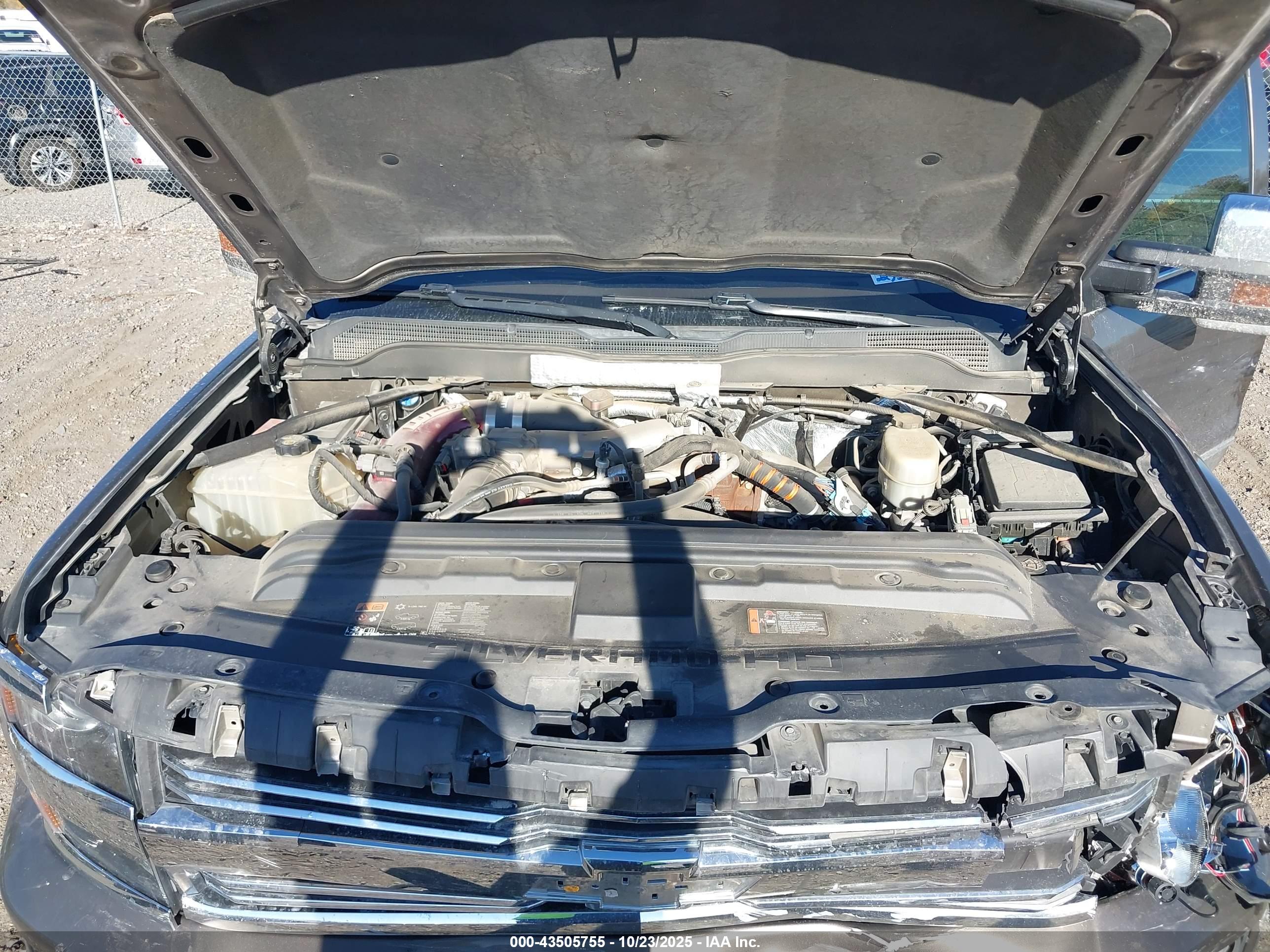 CHEVROLET SILVERADO image 10