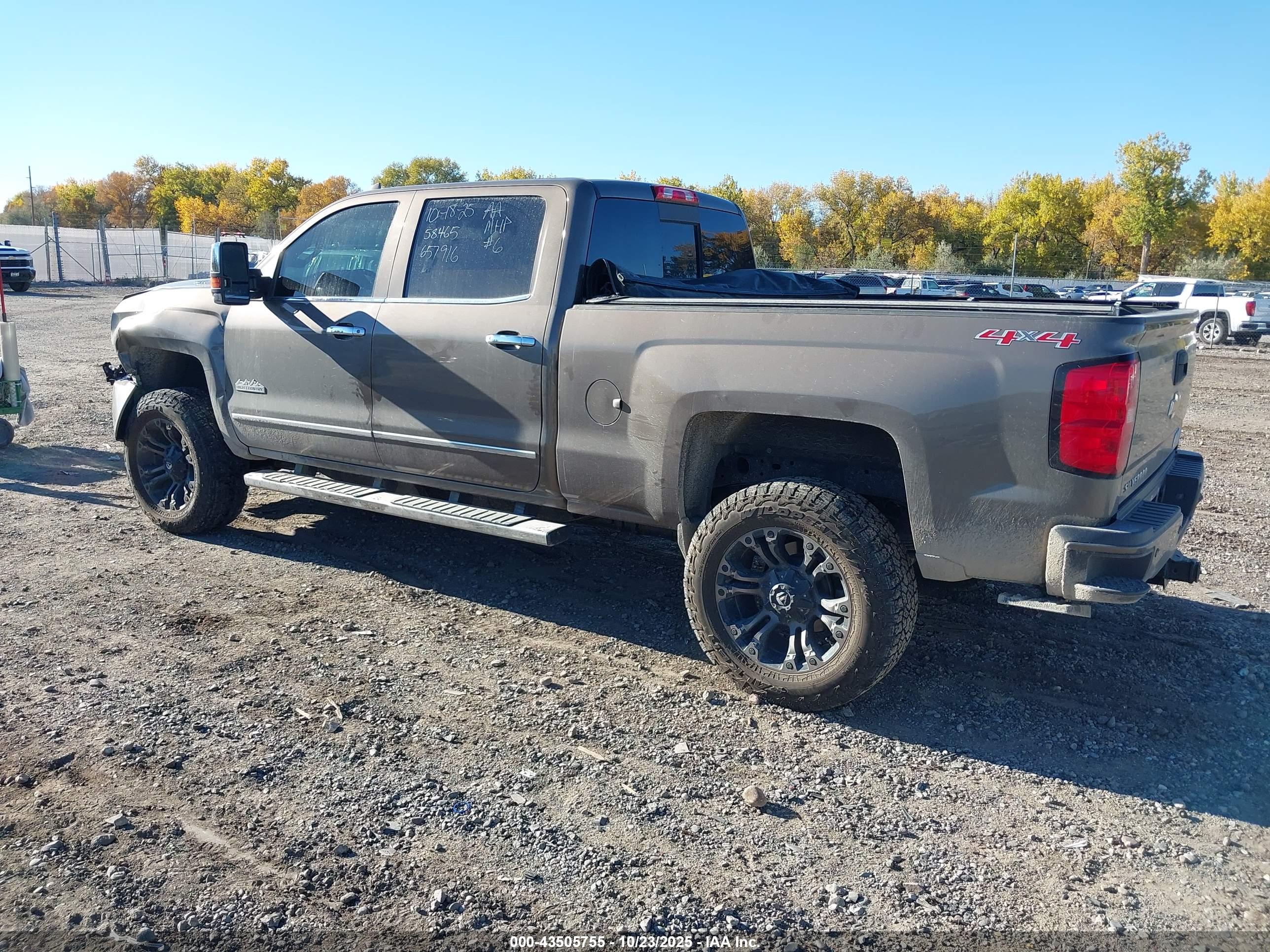 CHEVROLET SILVERADO image 3