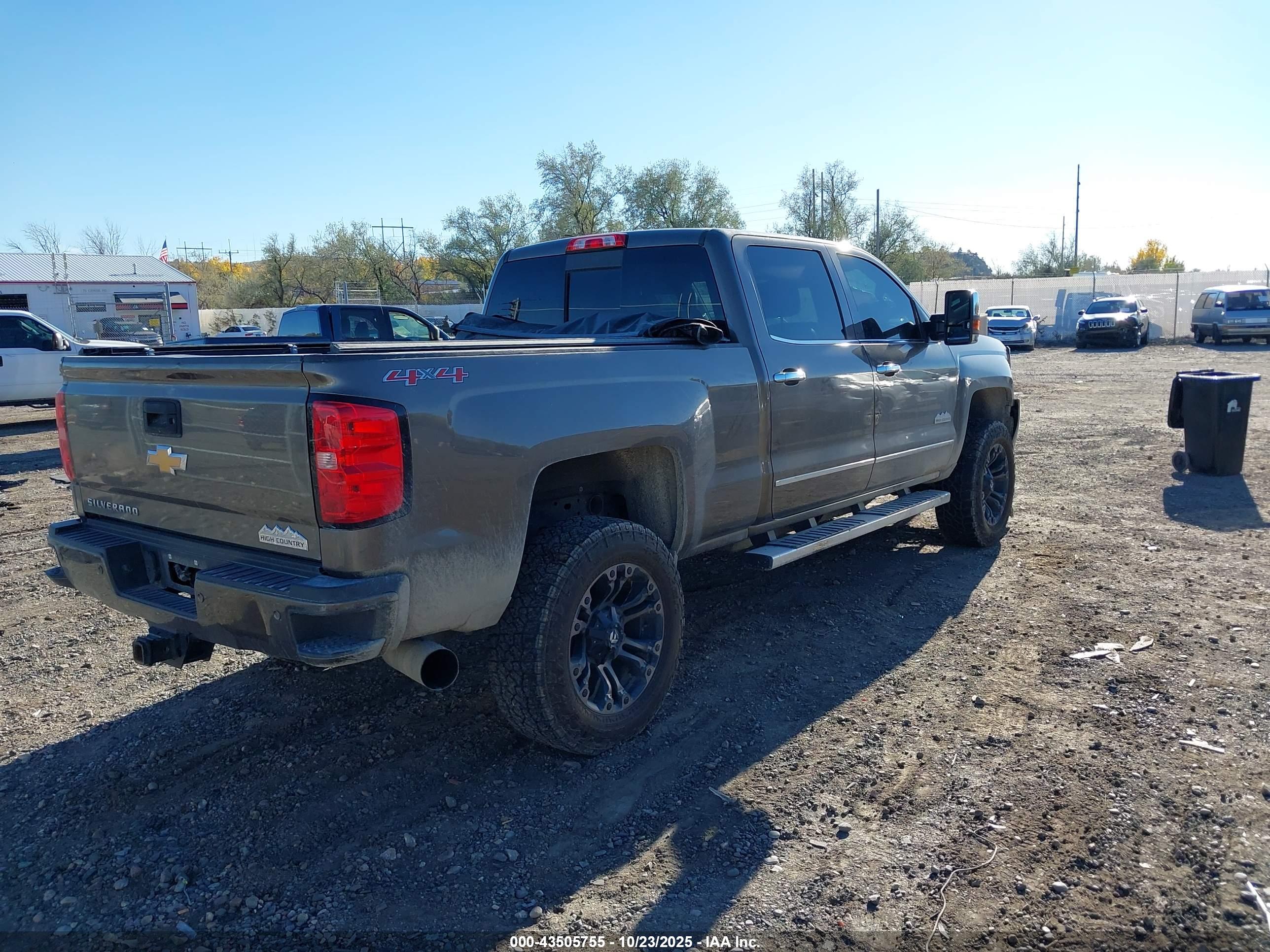 CHEVROLET SILVERADO image 4