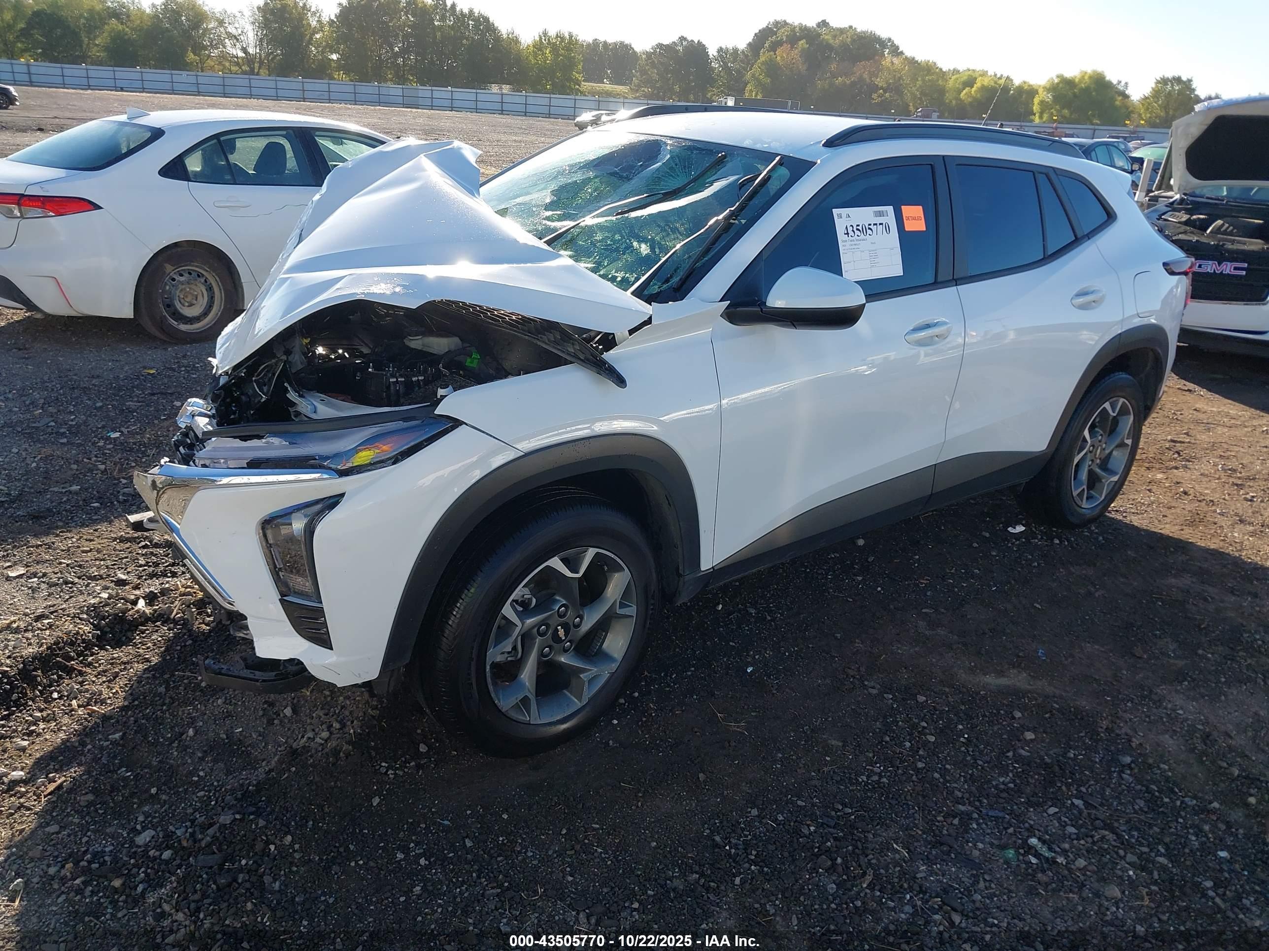 CHEVROLET TRAX image 2