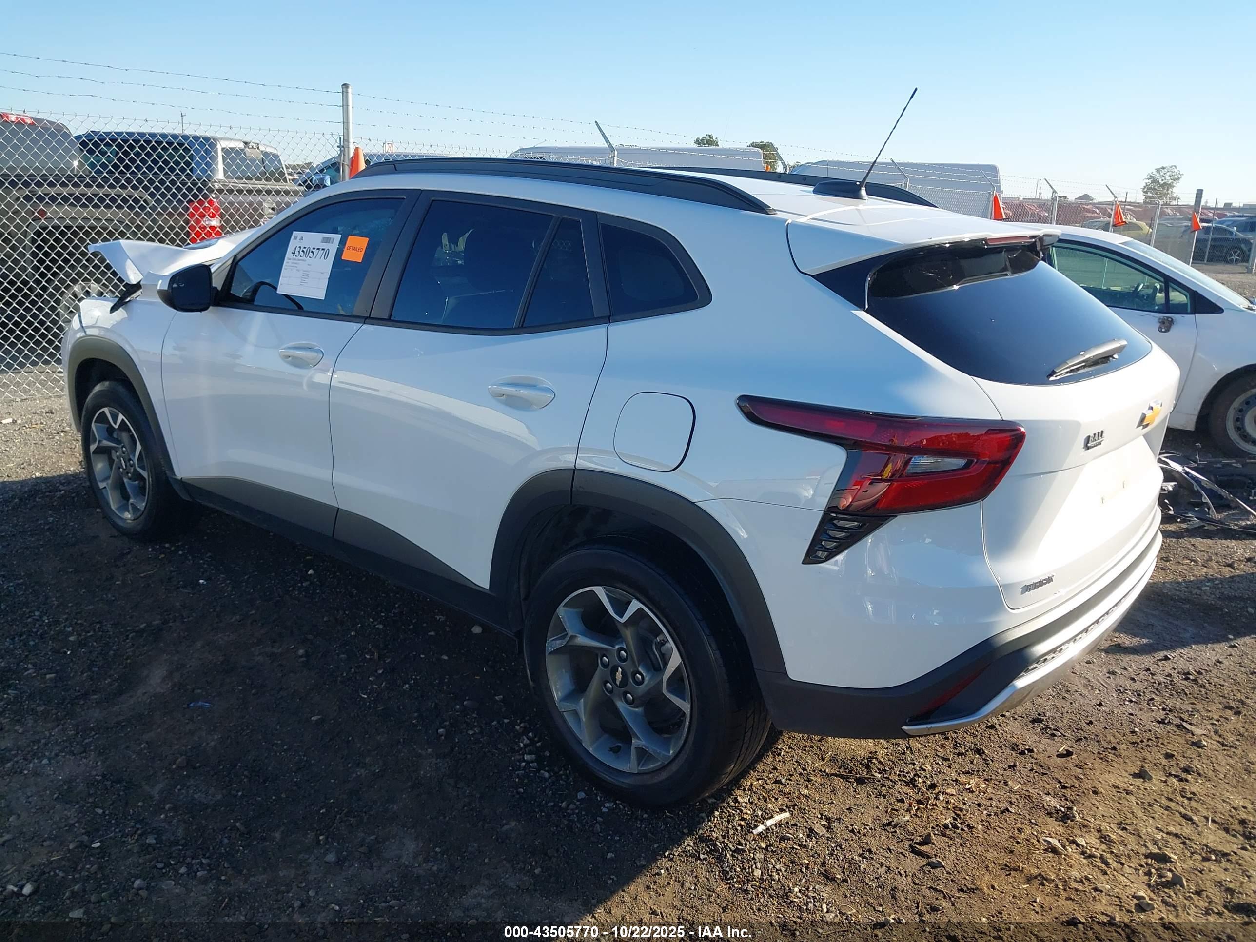 CHEVROLET TRAX image 3