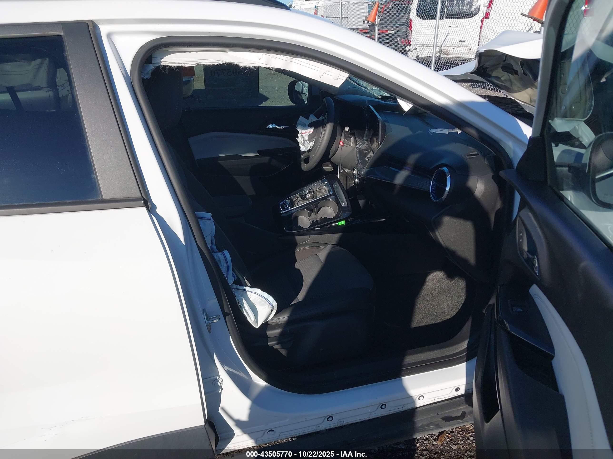 CHEVROLET TRAX image 5