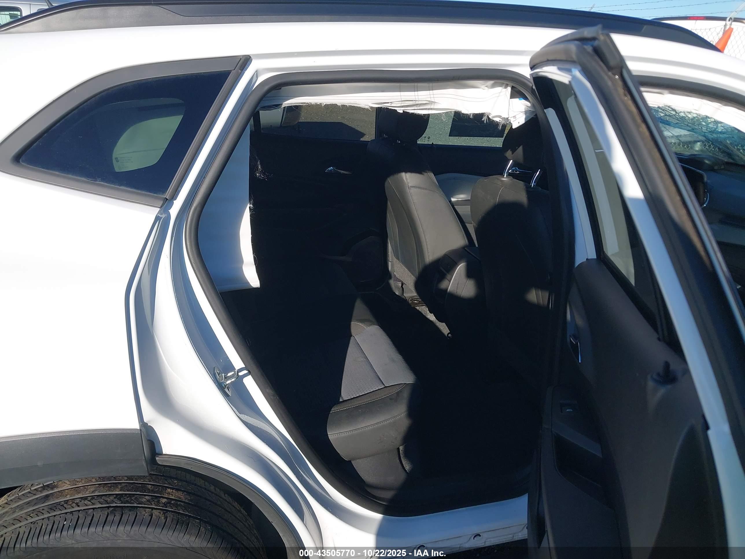 CHEVROLET TRAX image 8