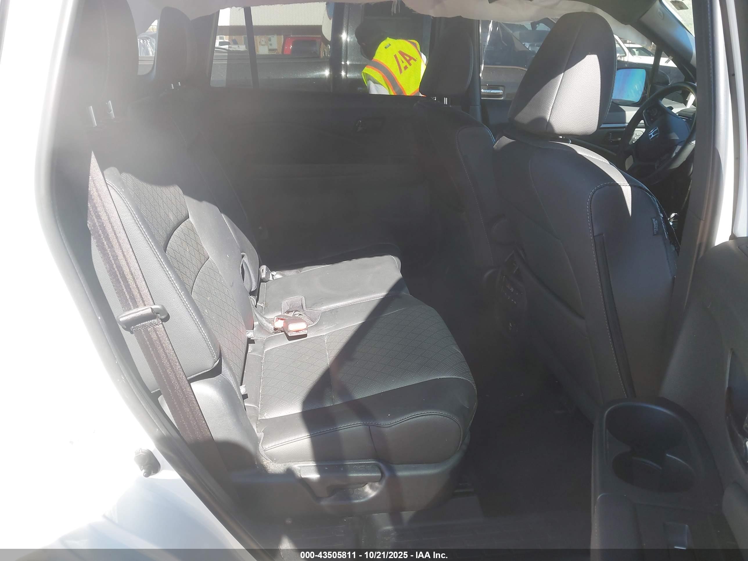 HONDA PASSPORT image 8