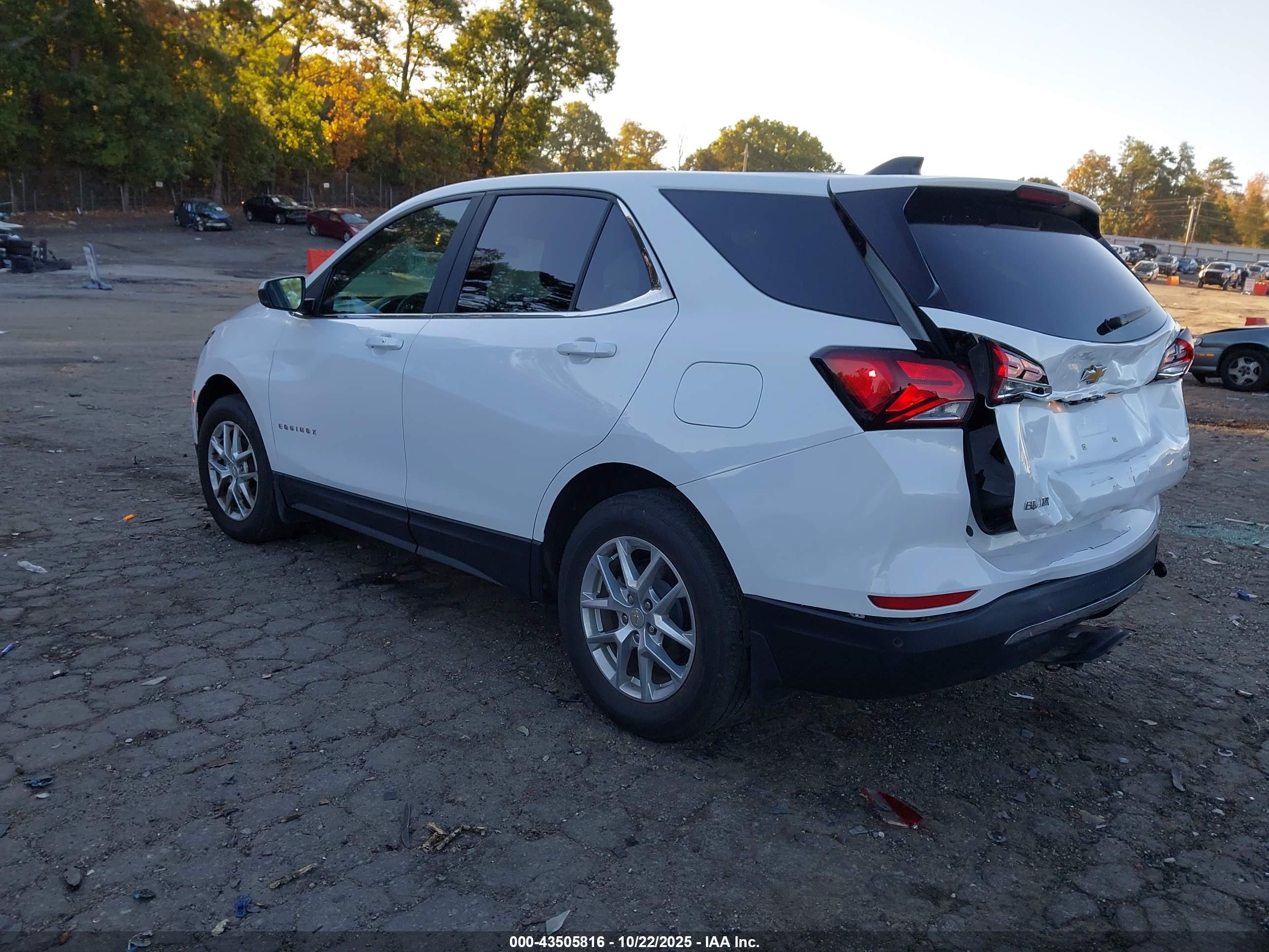 CHEVROLET EQUINOX image 3