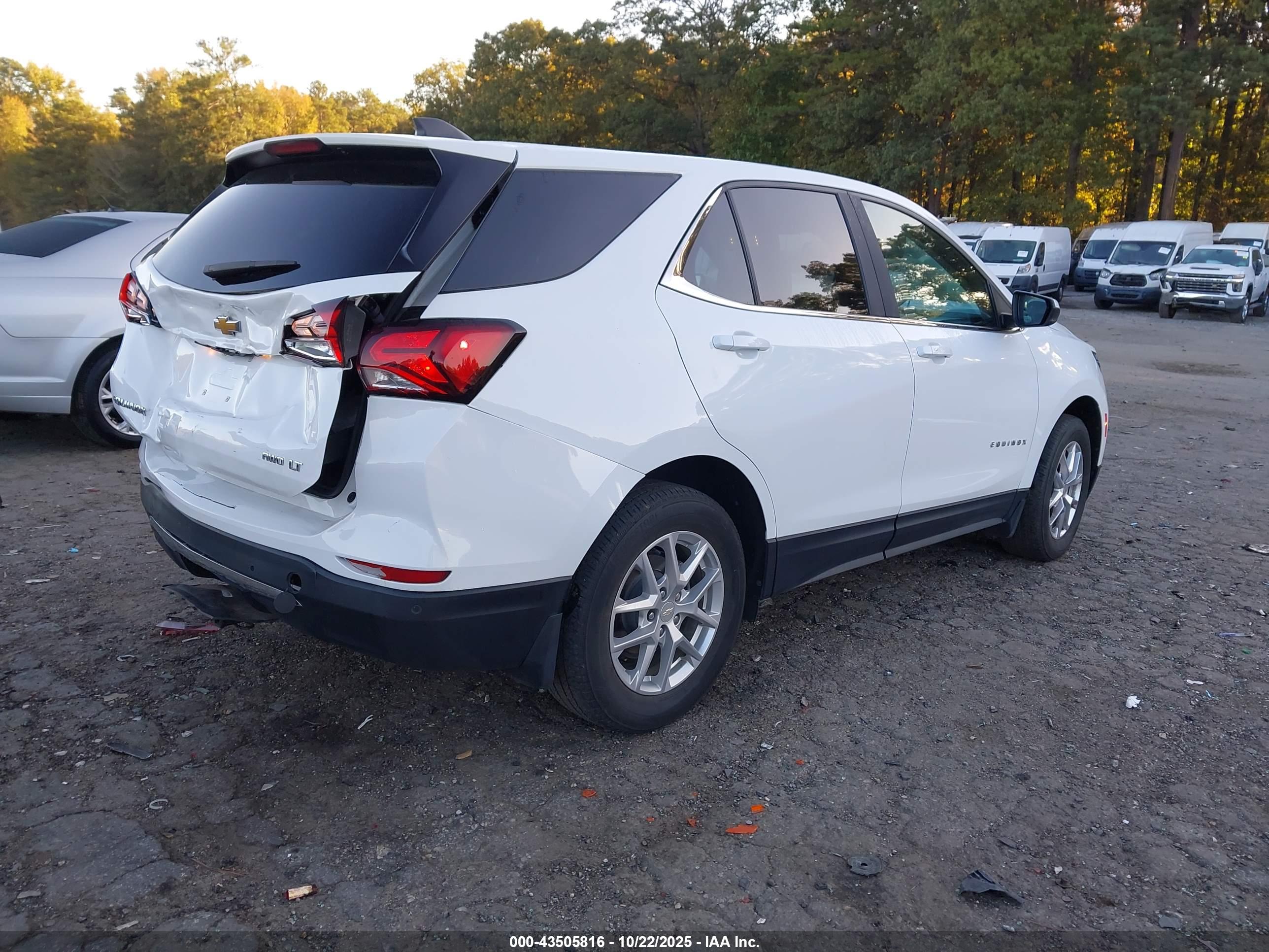 CHEVROLET EQUINOX image 4