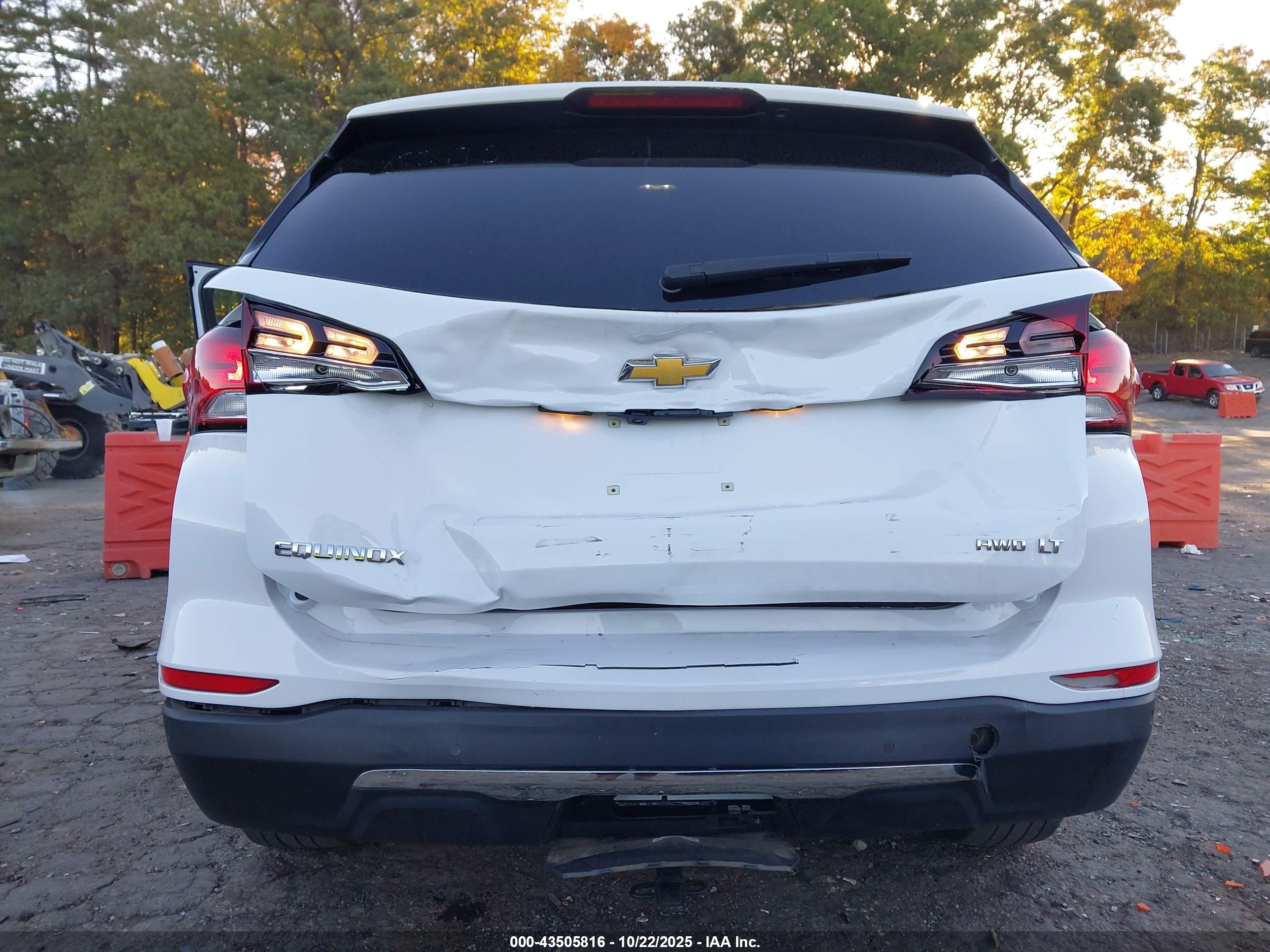 CHEVROLET EQUINOX image 6