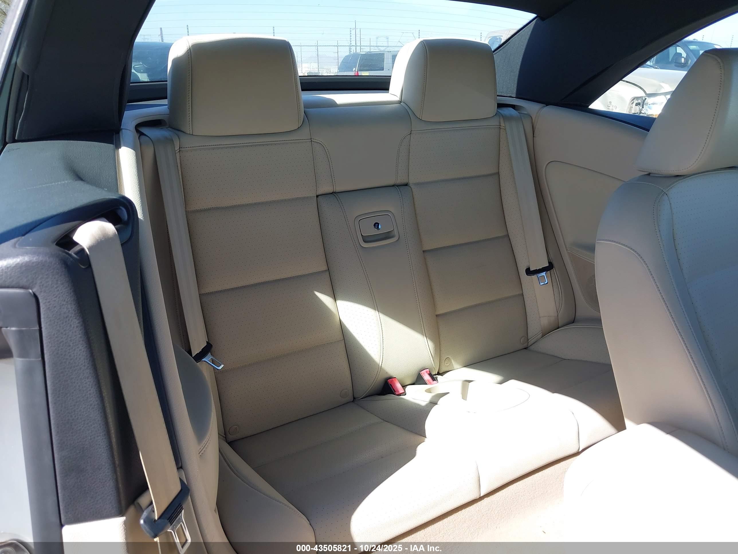 VOLKSWAGEN EOS image 8