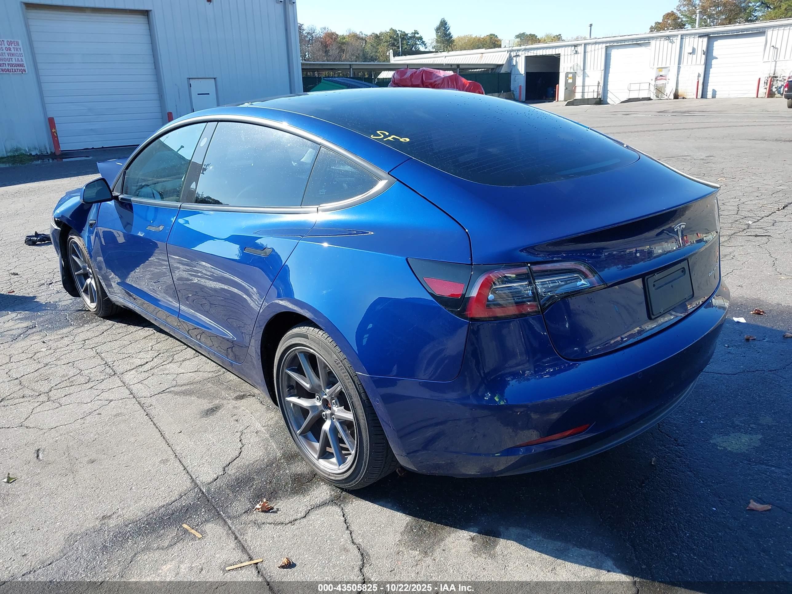 TESLA MODEL image 3
