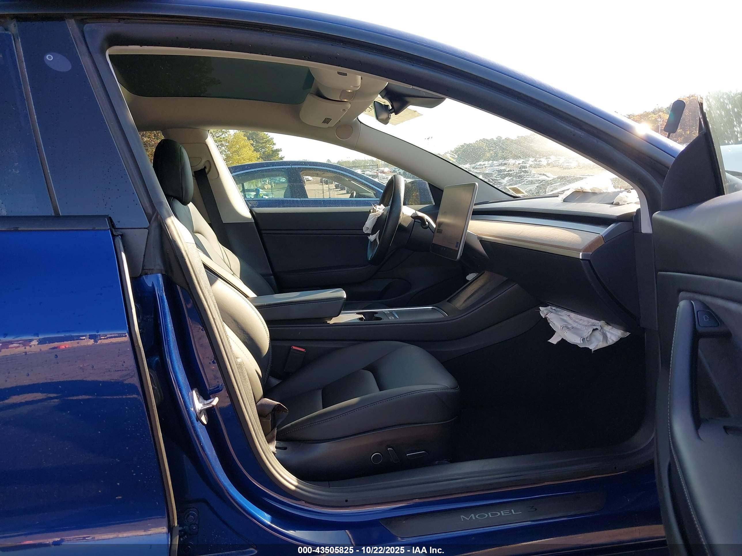 TESLA MODEL image 5