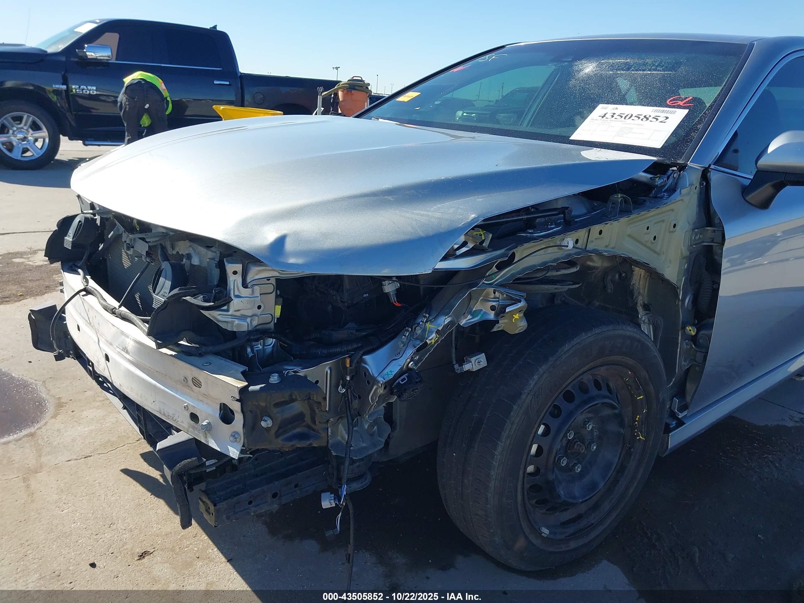 TOYOTA CAMRY image 6