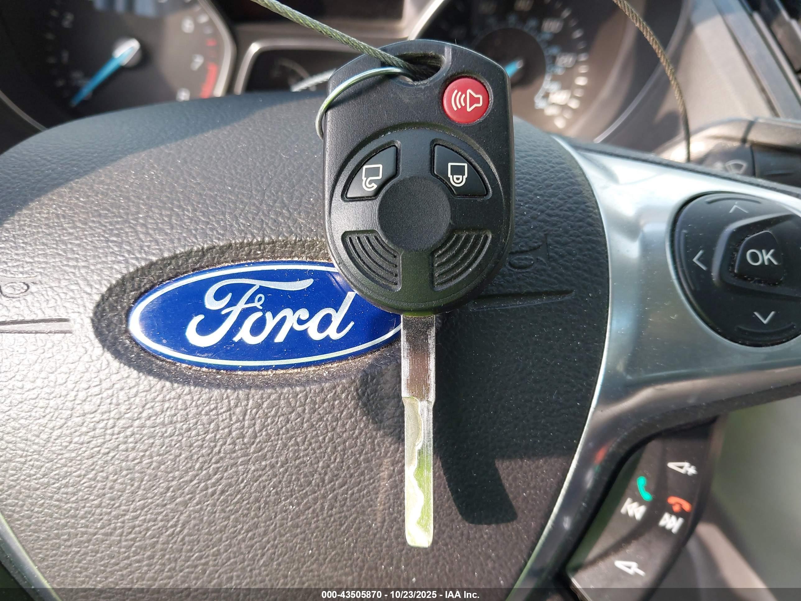 FORD ESCAPE image 11