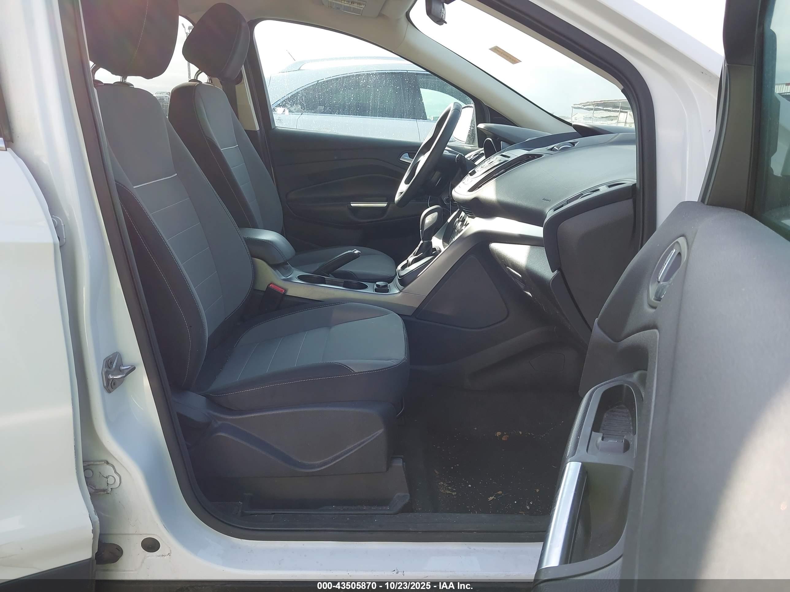 FORD ESCAPE image 5