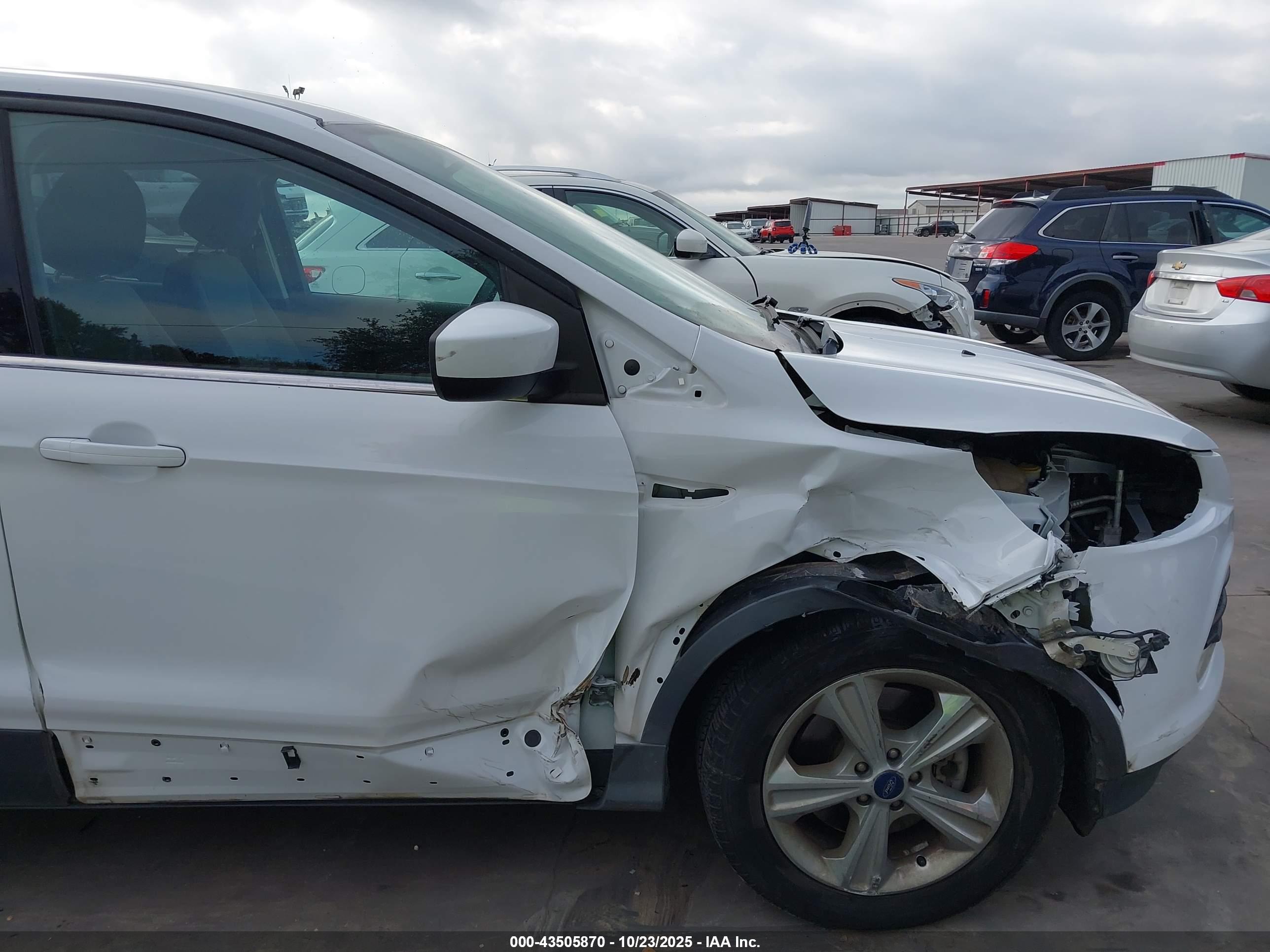 FORD ESCAPE image 6