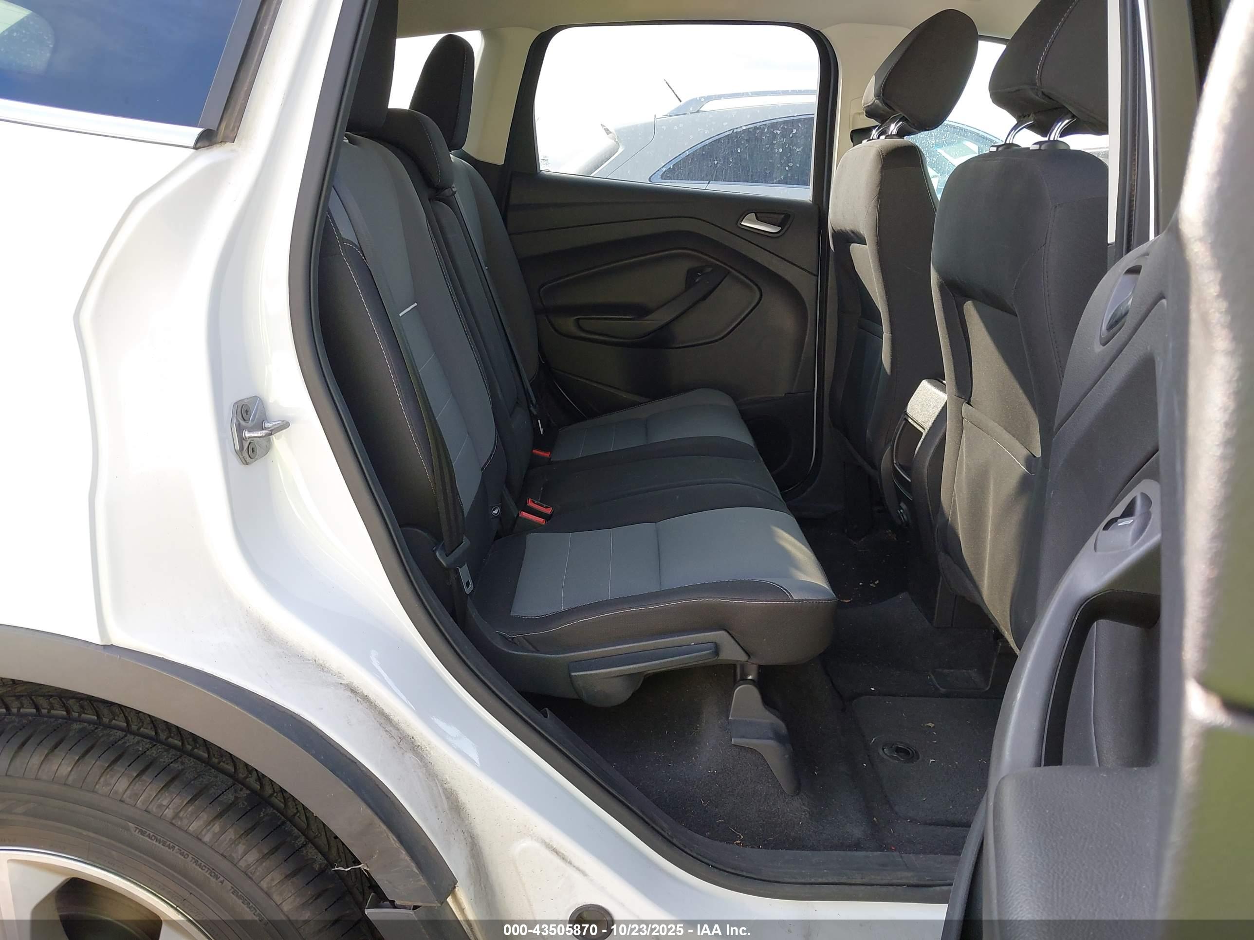 FORD ESCAPE image 8