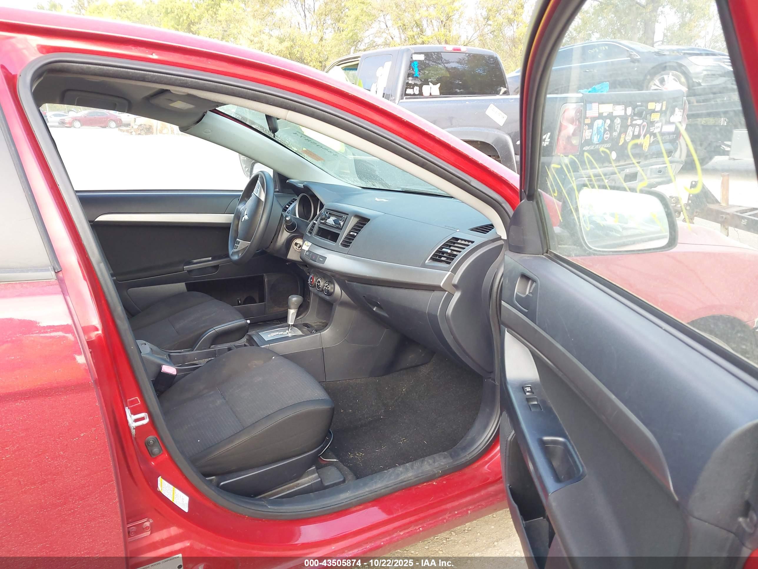 MITSUBISHI LANCER image 5