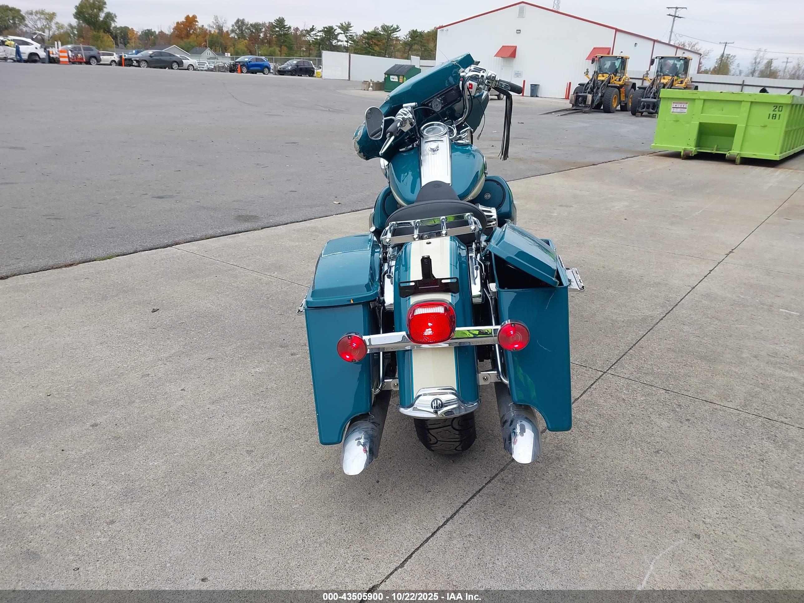 HARLEY-DAVIDSON FLHRC image 6