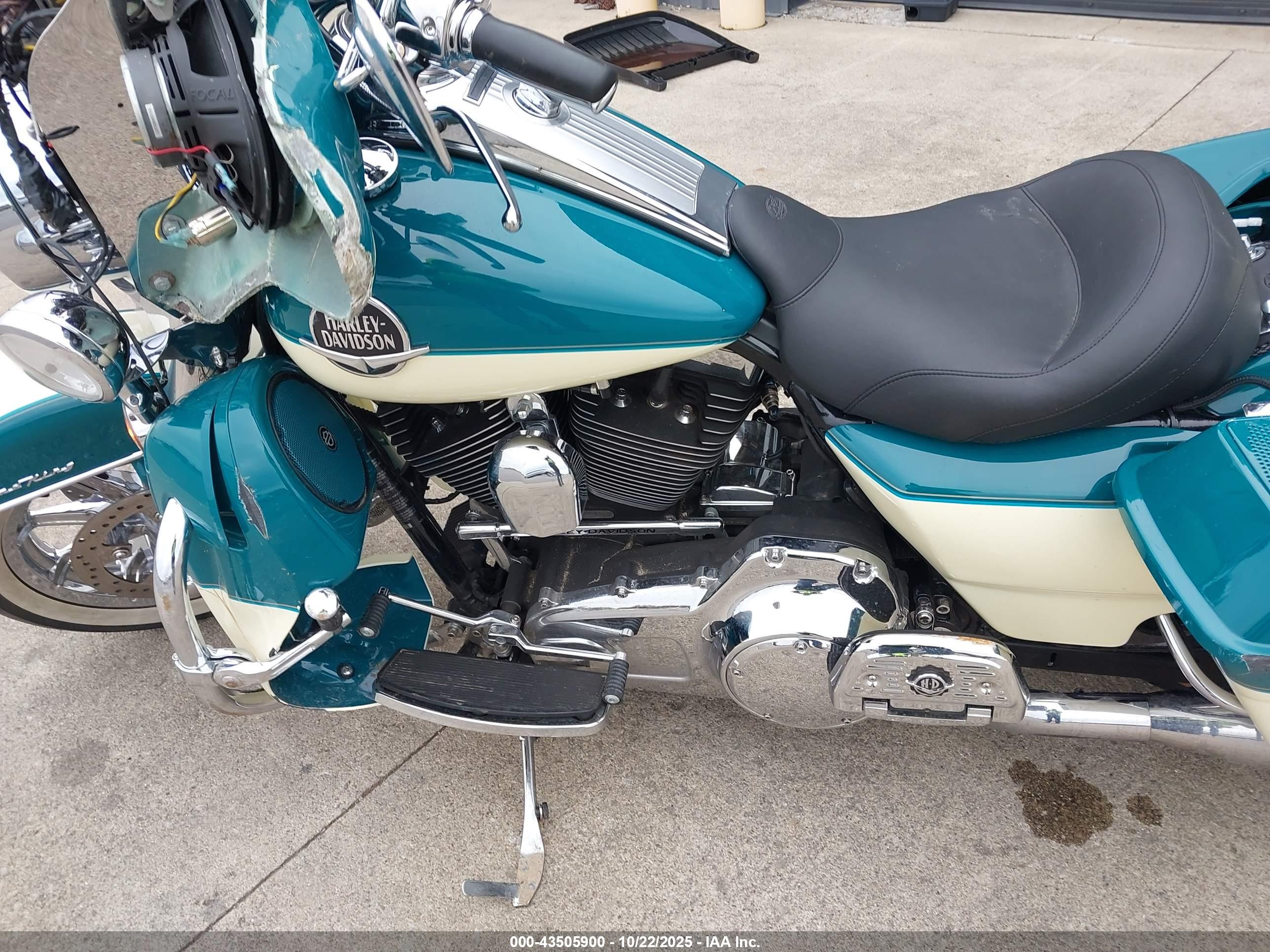 HARLEY-DAVIDSON FLHRC image 9