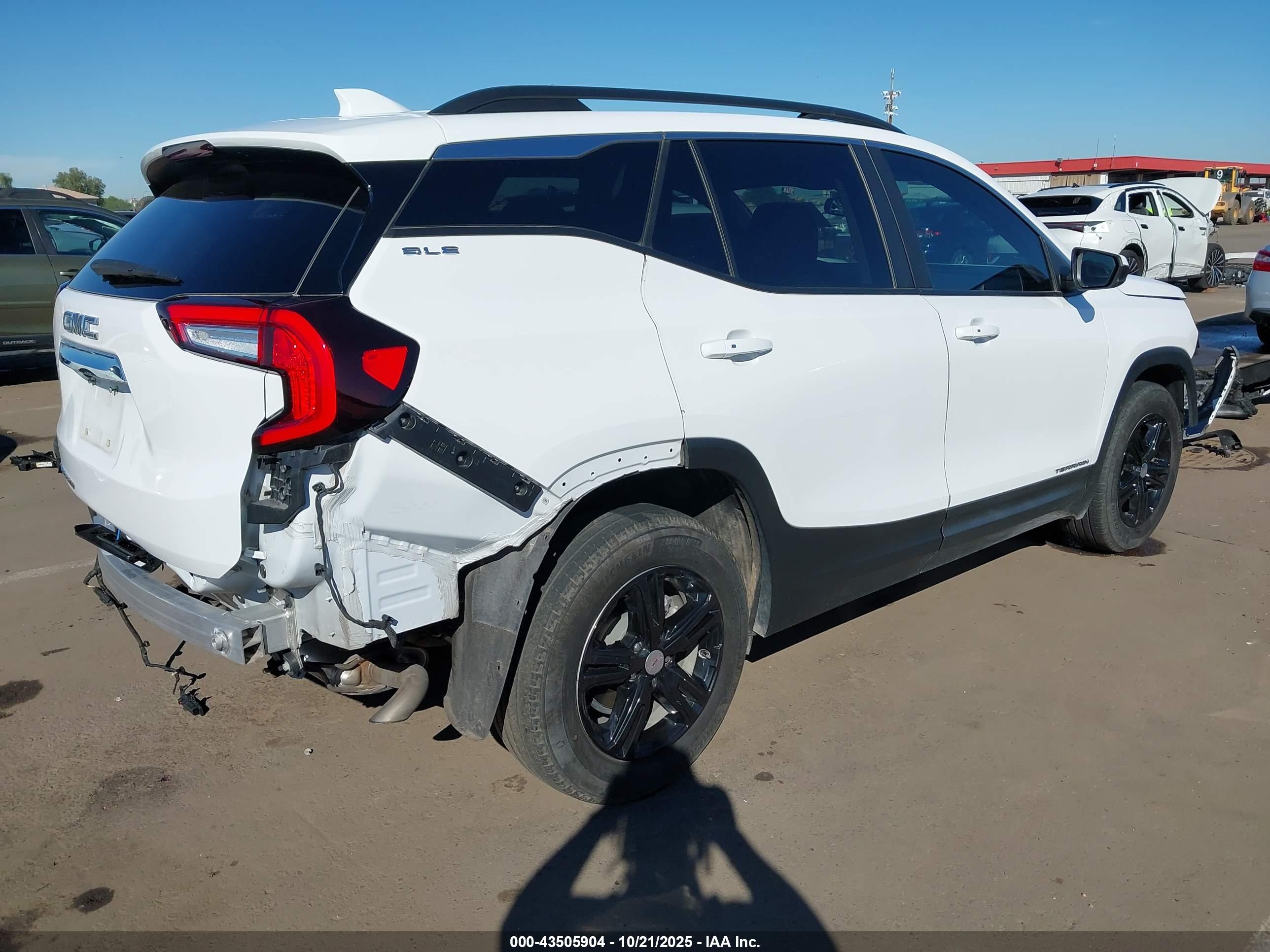 GMC TERRAIN image 4