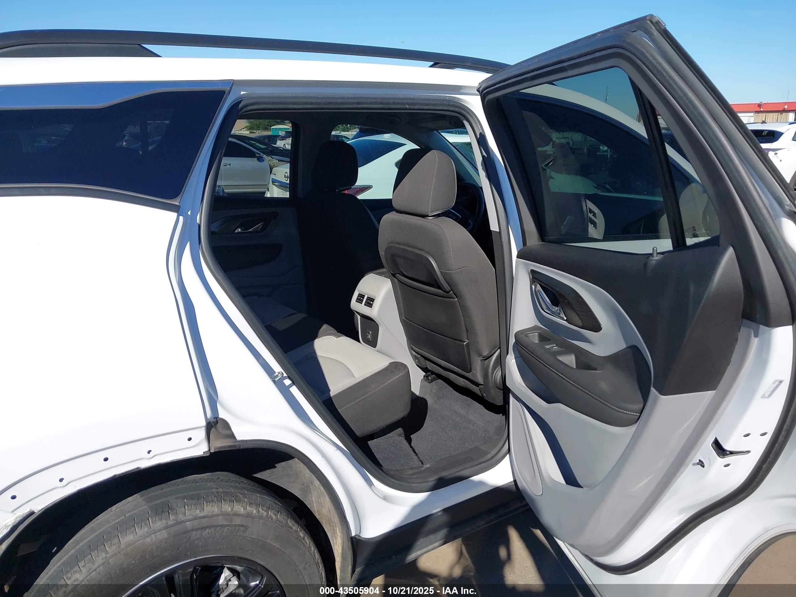 GMC TERRAIN image 8