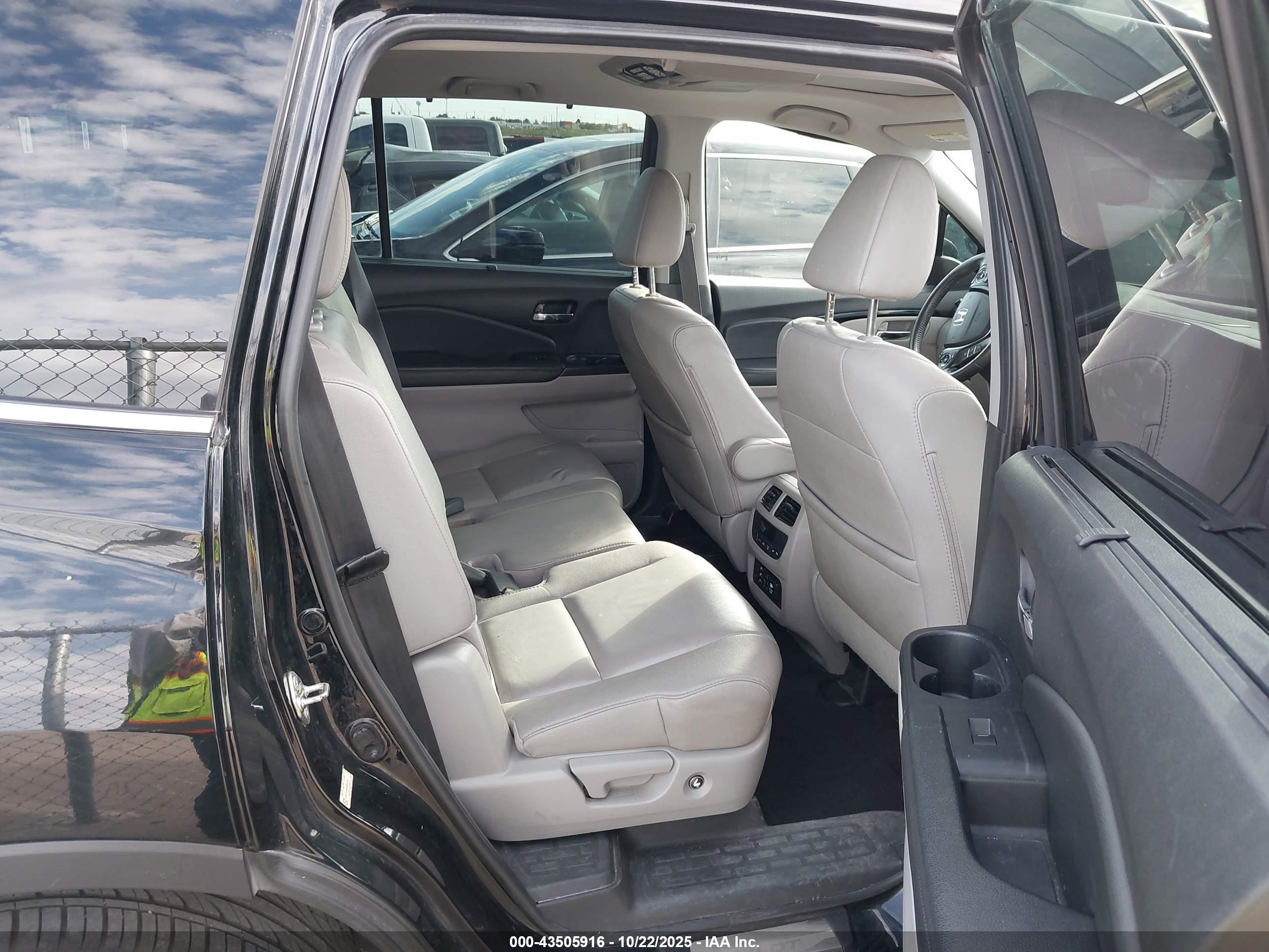 HONDA PILOT image 8