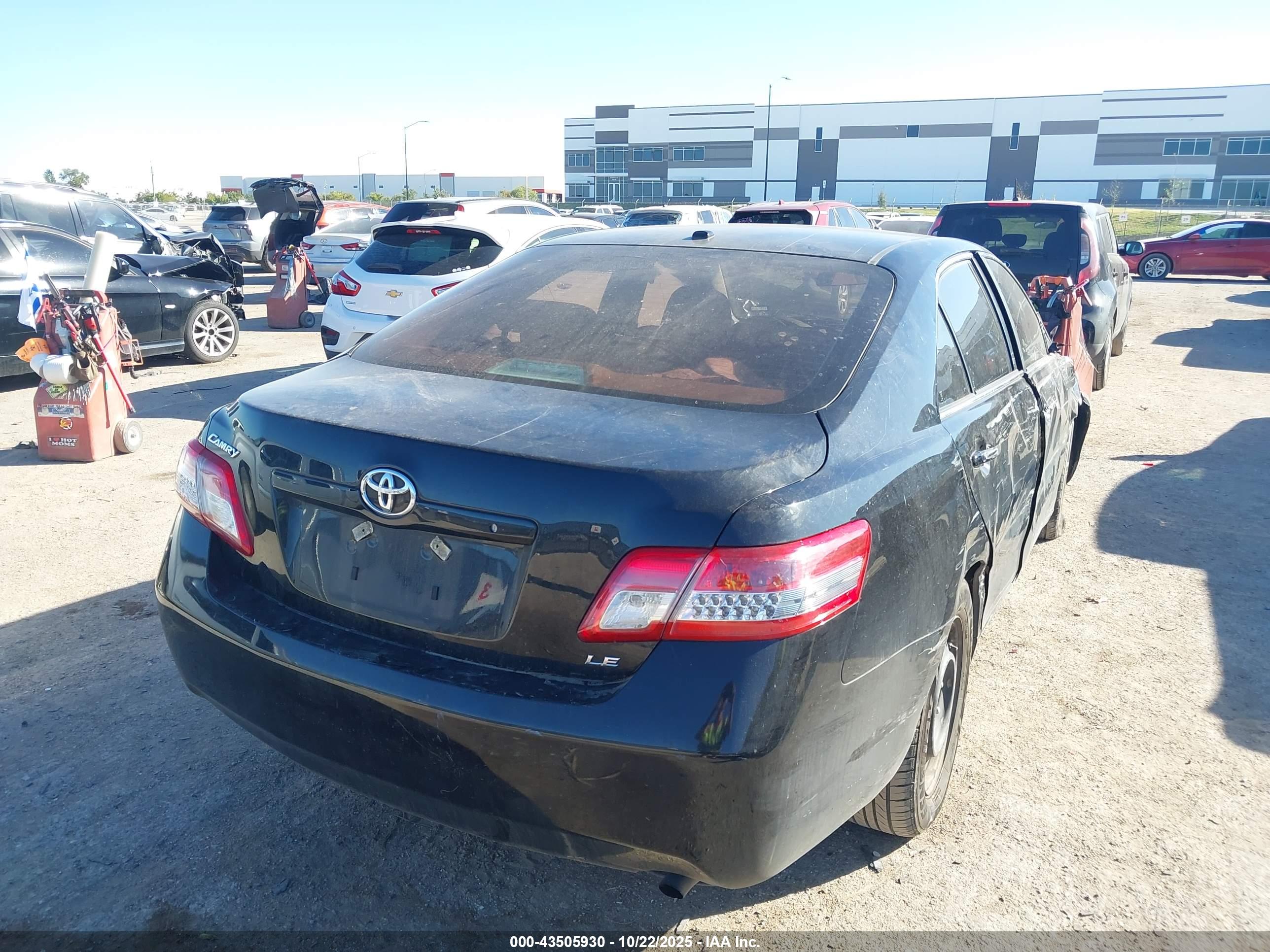TOYOTA CAMRY image 4