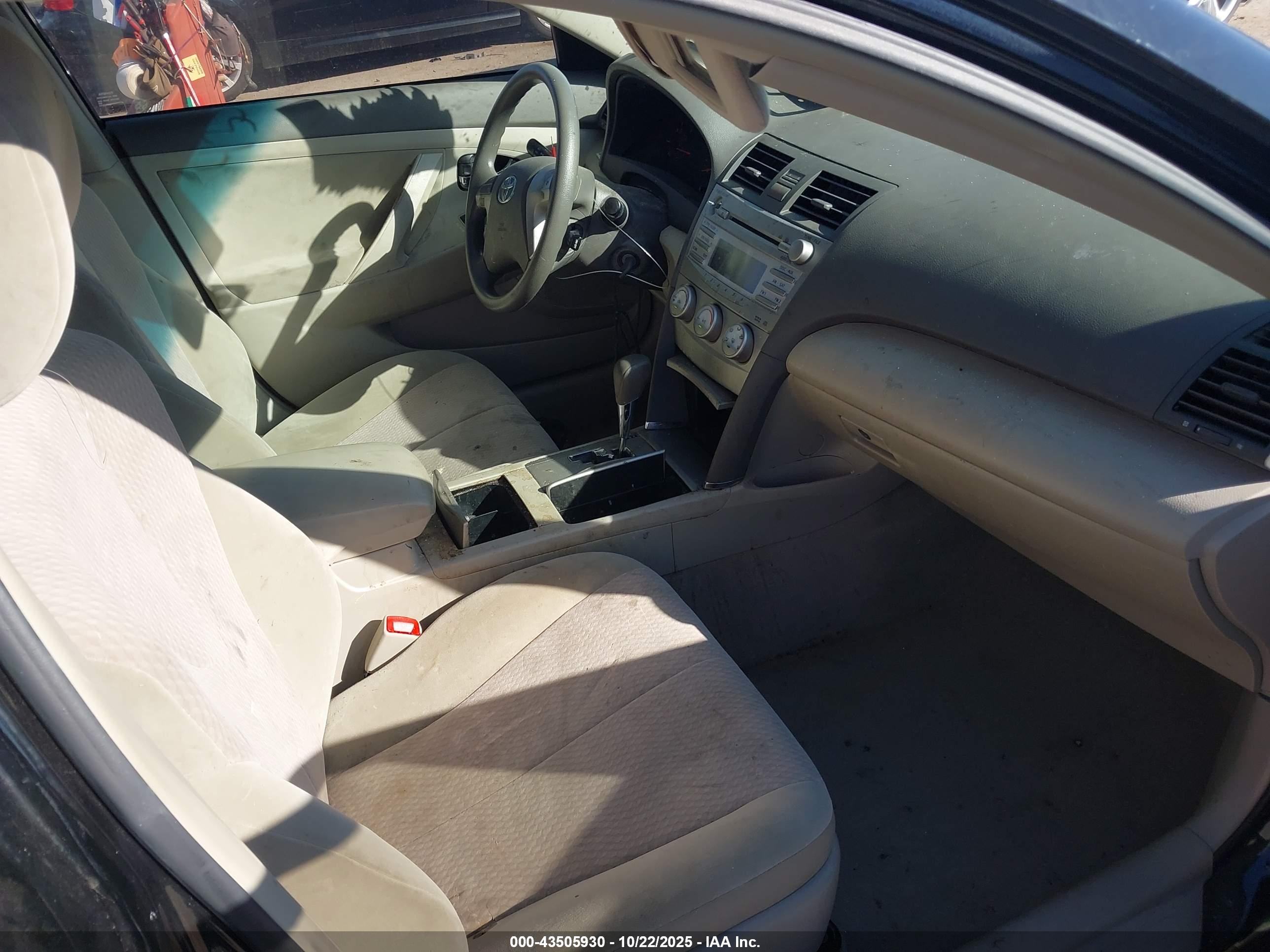 TOYOTA CAMRY image 5