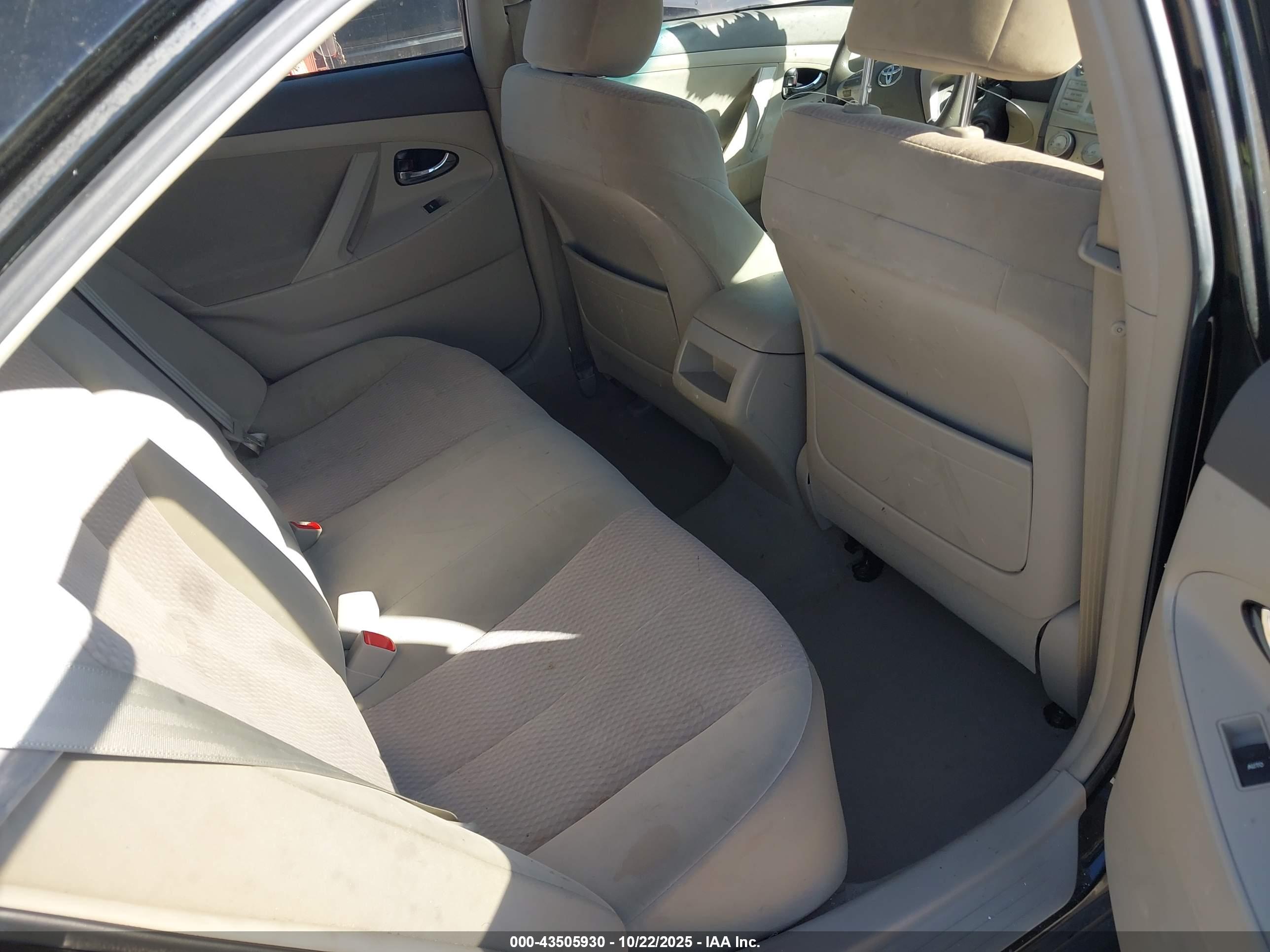 TOYOTA CAMRY image 8