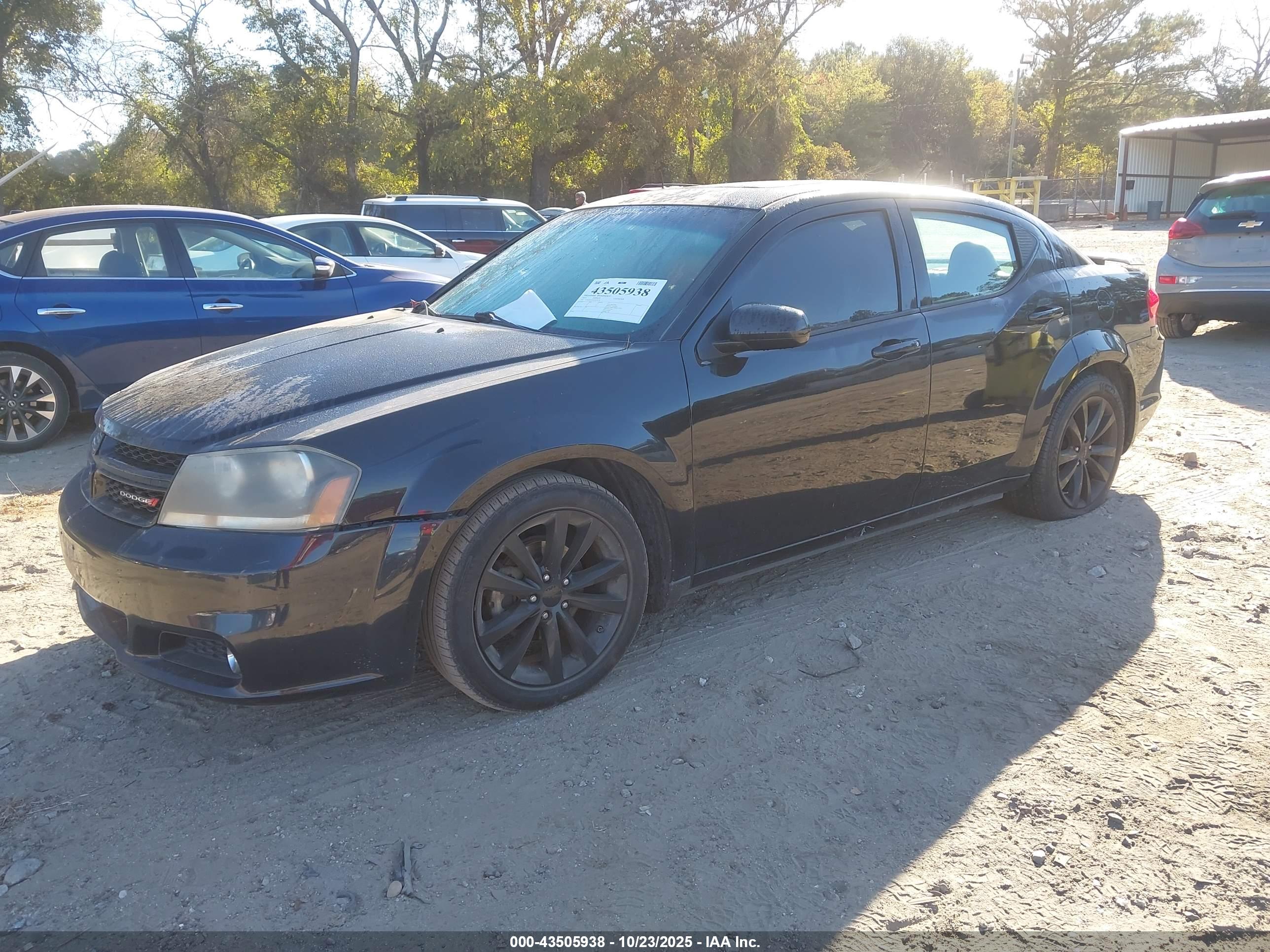 DODGE AVENGER image 2