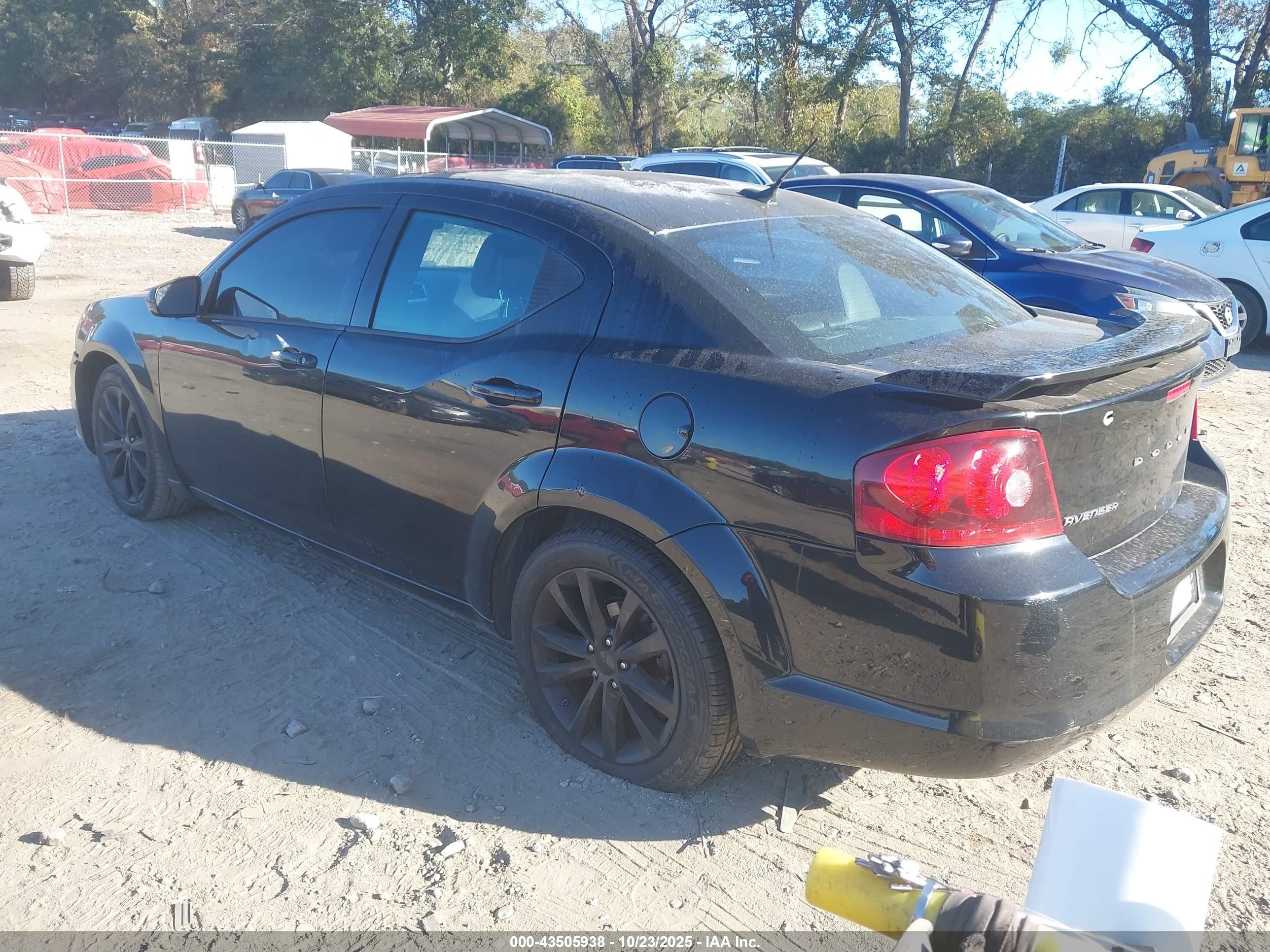 DODGE AVENGER image 3
