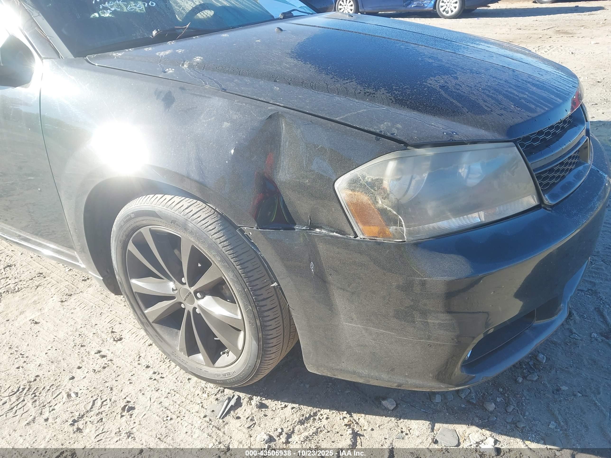 DODGE AVENGER image 6