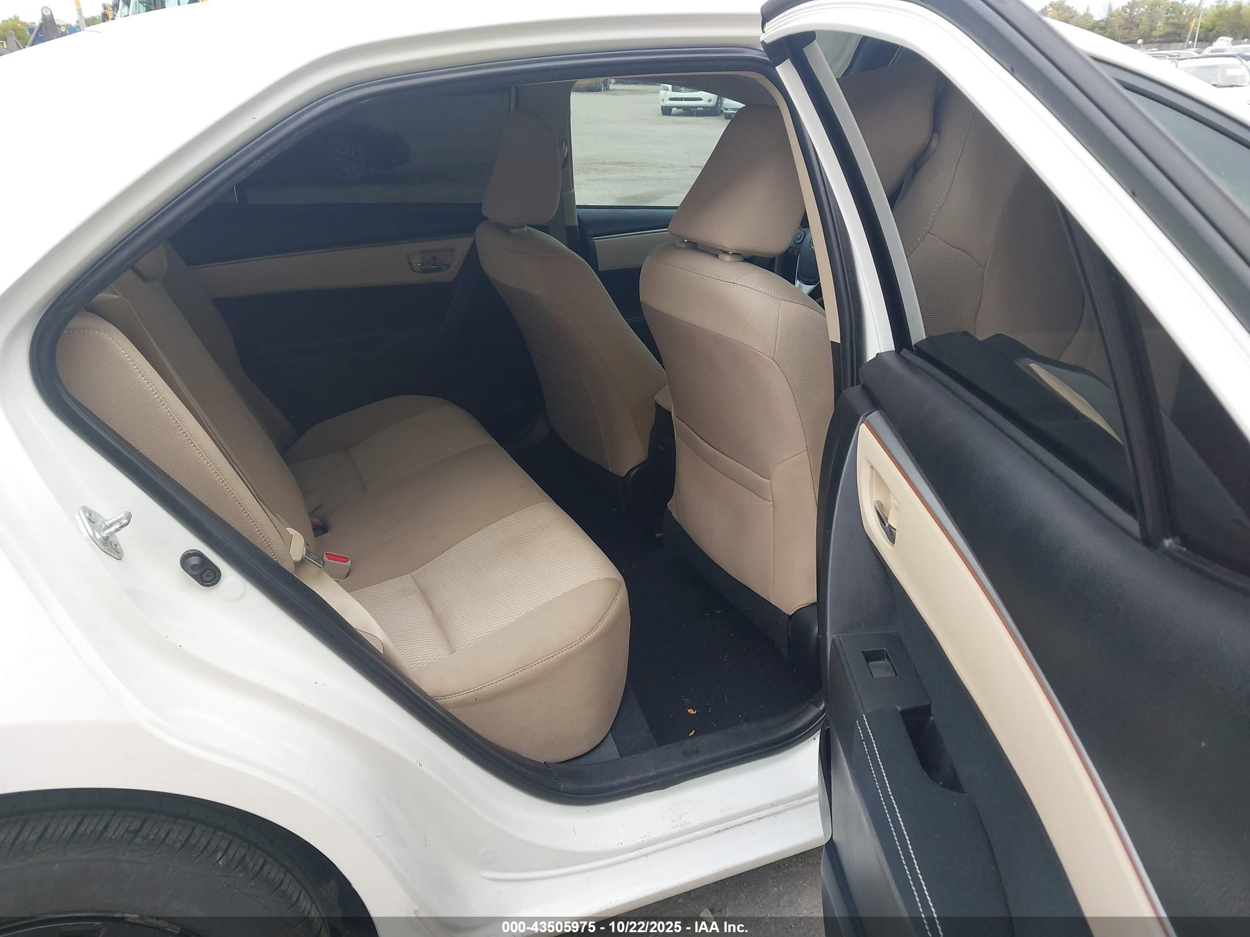 TOYOTA COROLLA image 8