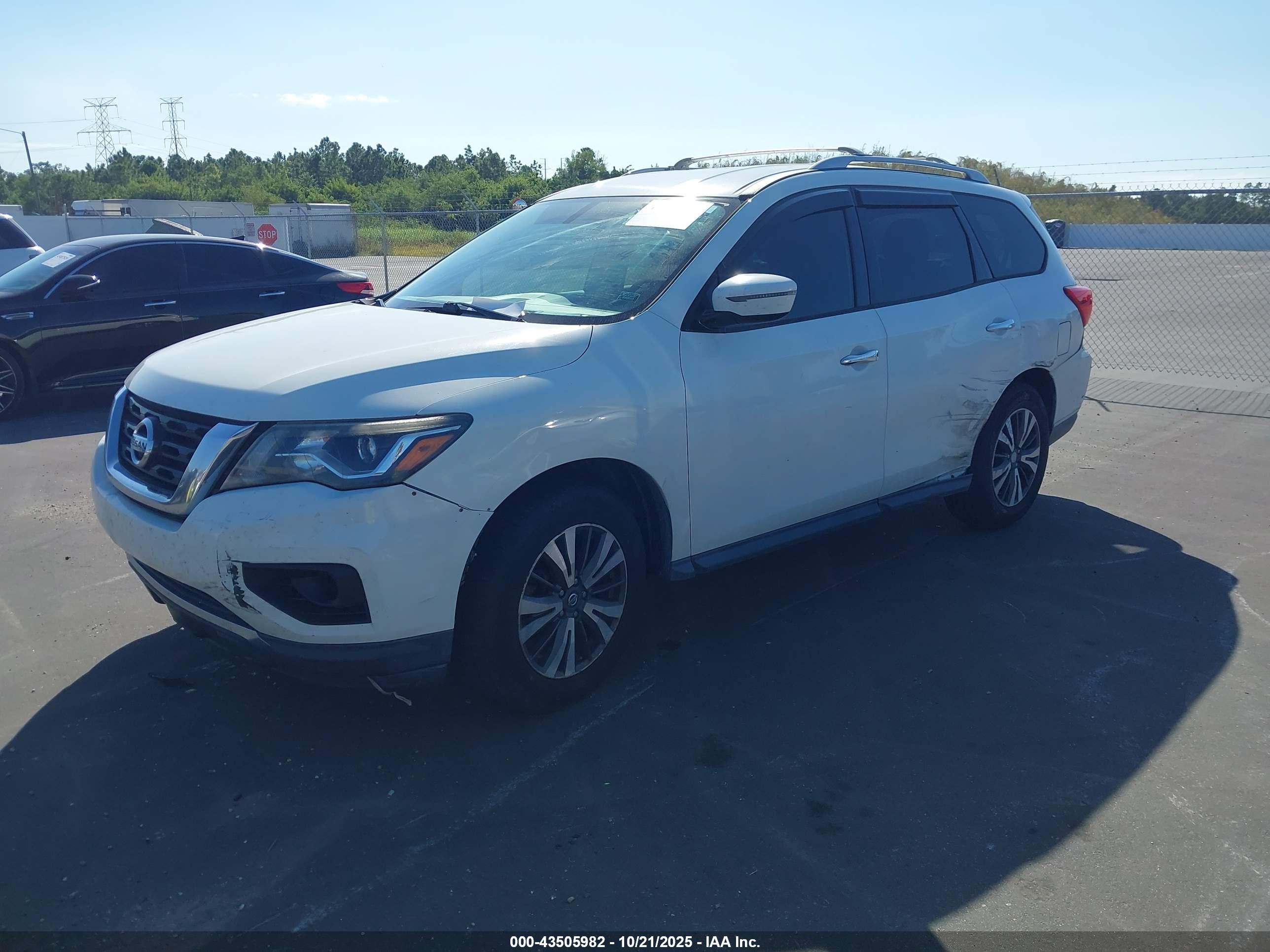 NISSAN PATHFINDER image 2