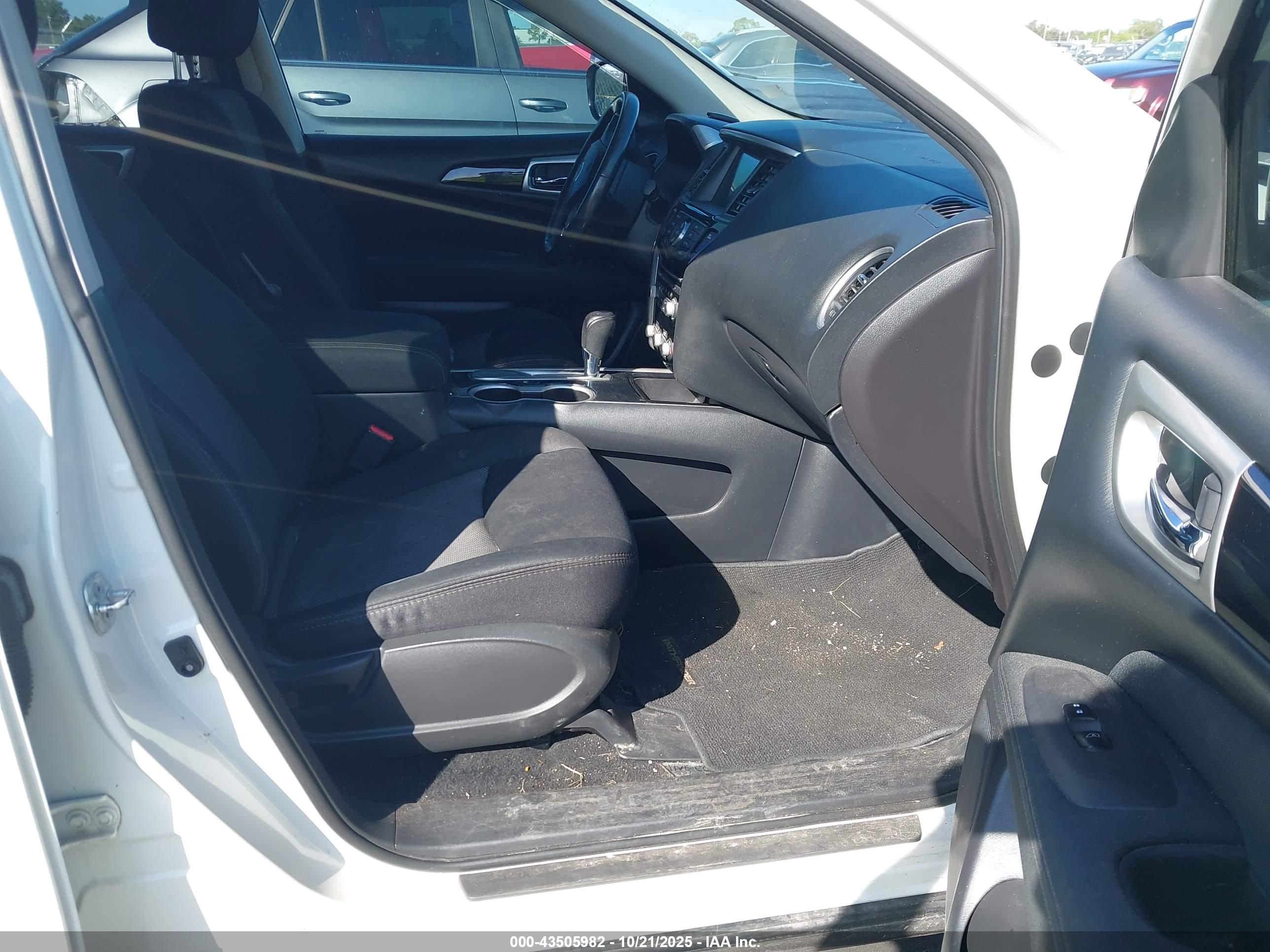 NISSAN PATHFINDER image 5